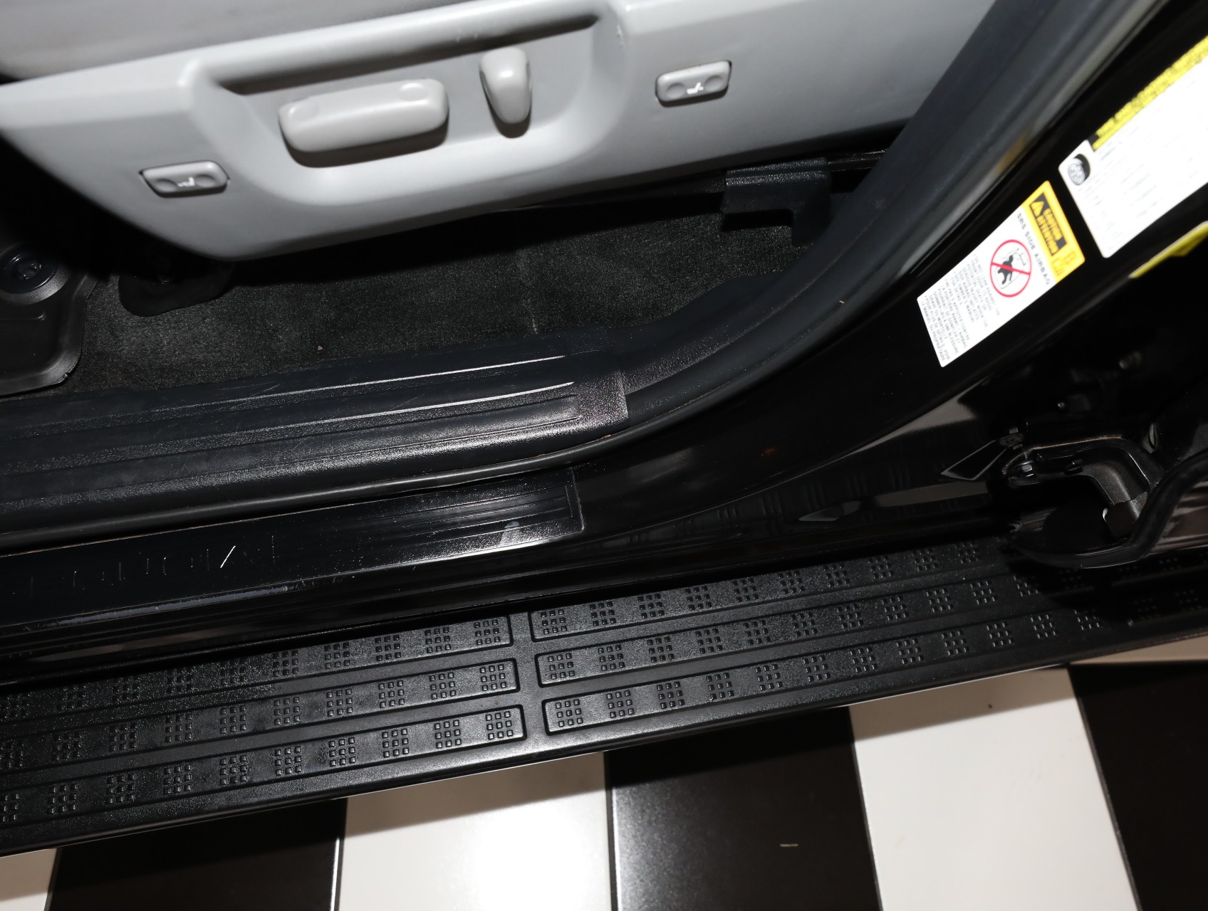 2016 Toyota Sequoia 57
