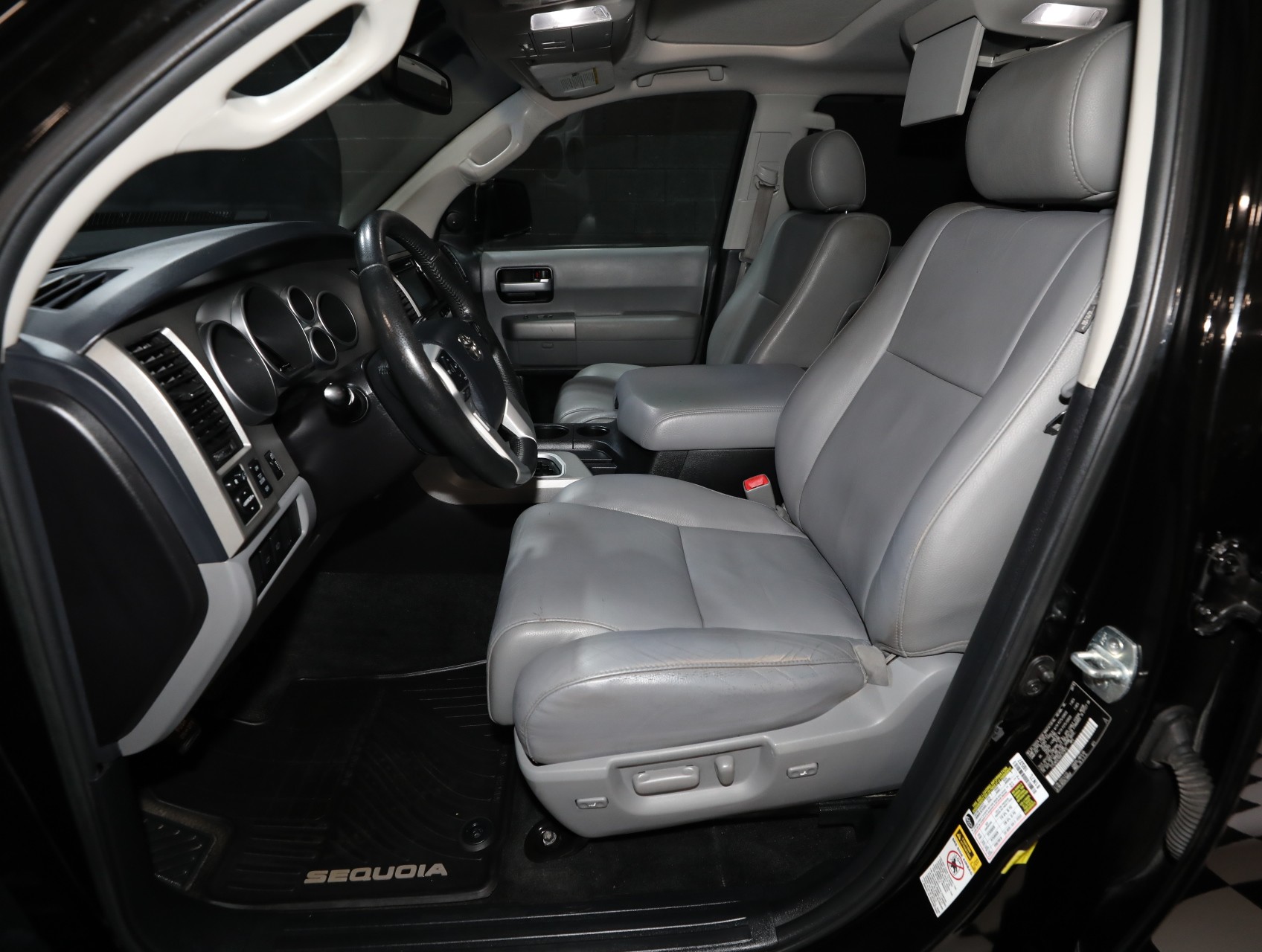 2016 Toyota Sequoia 58