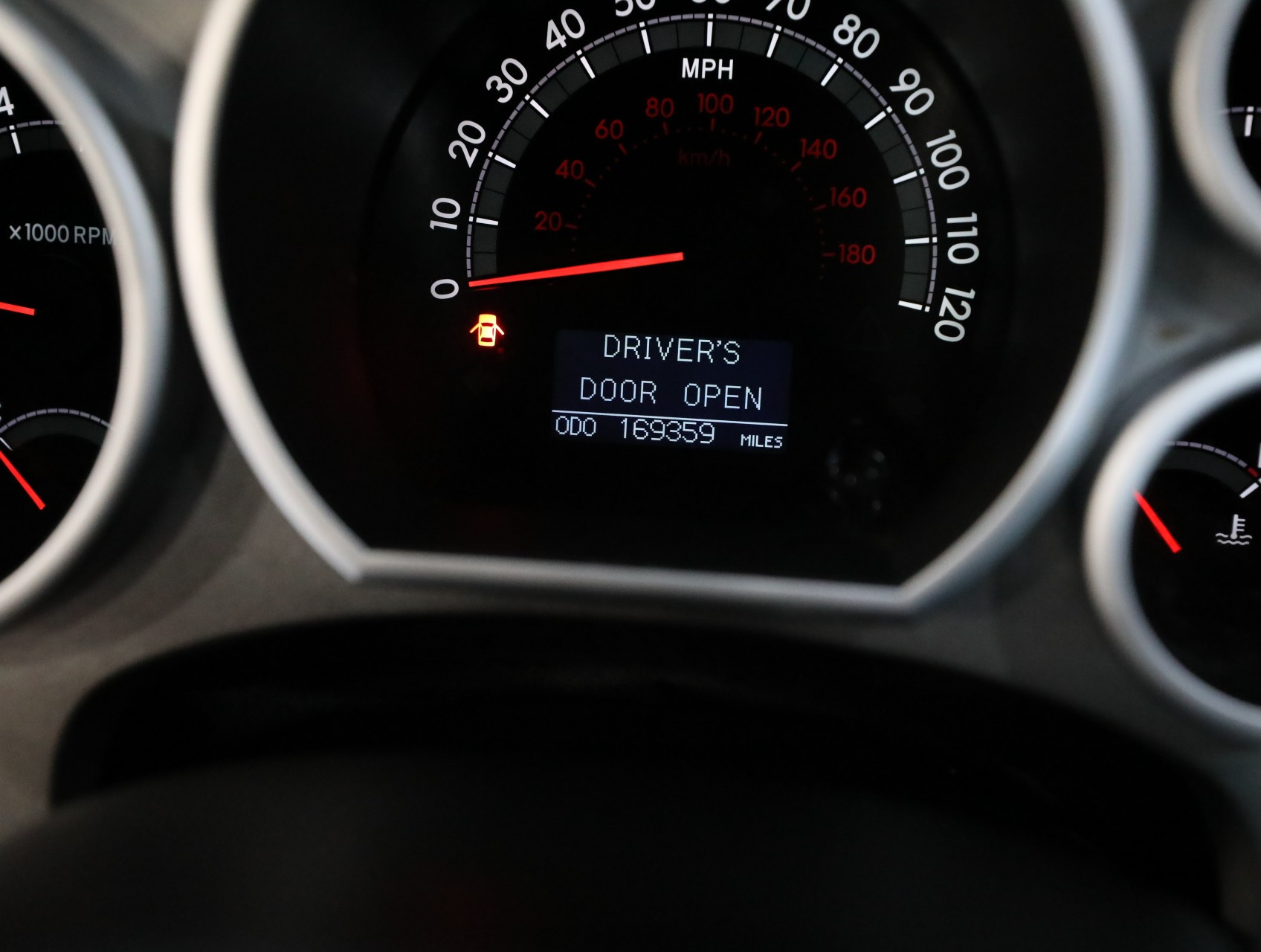 2016 Toyota Sequoia 73