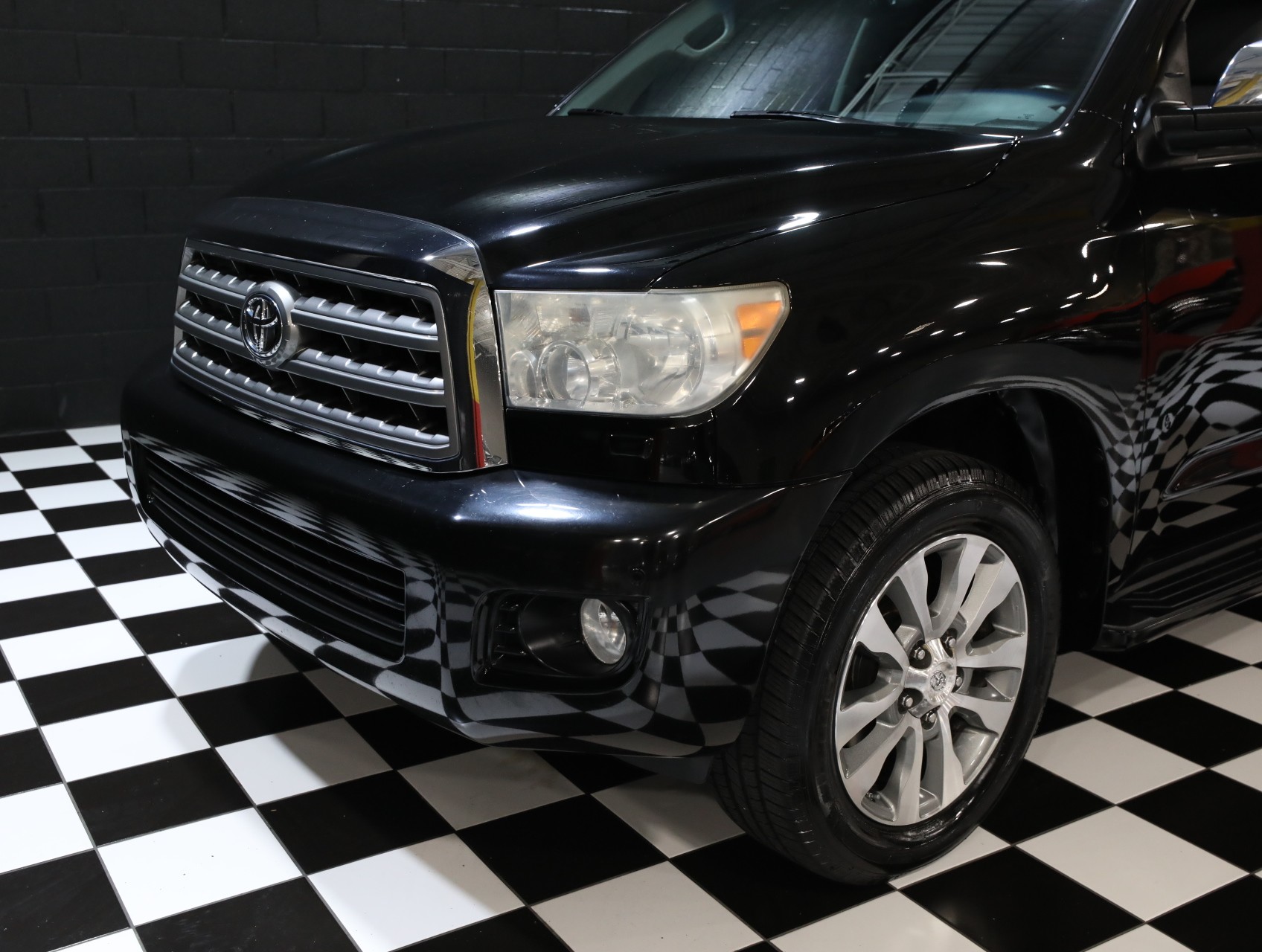 2016 Toyota Sequoia 8