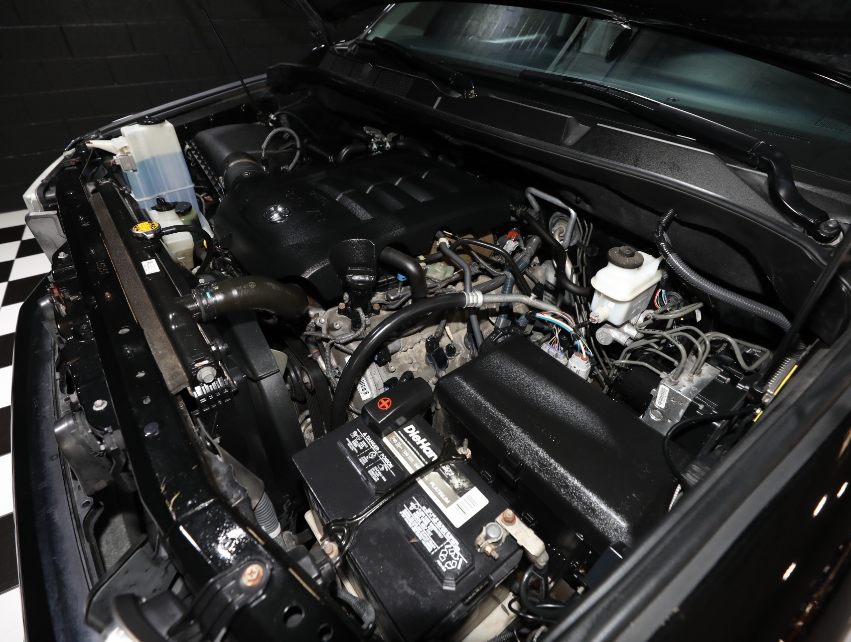 2016 Toyota Sequoia 81