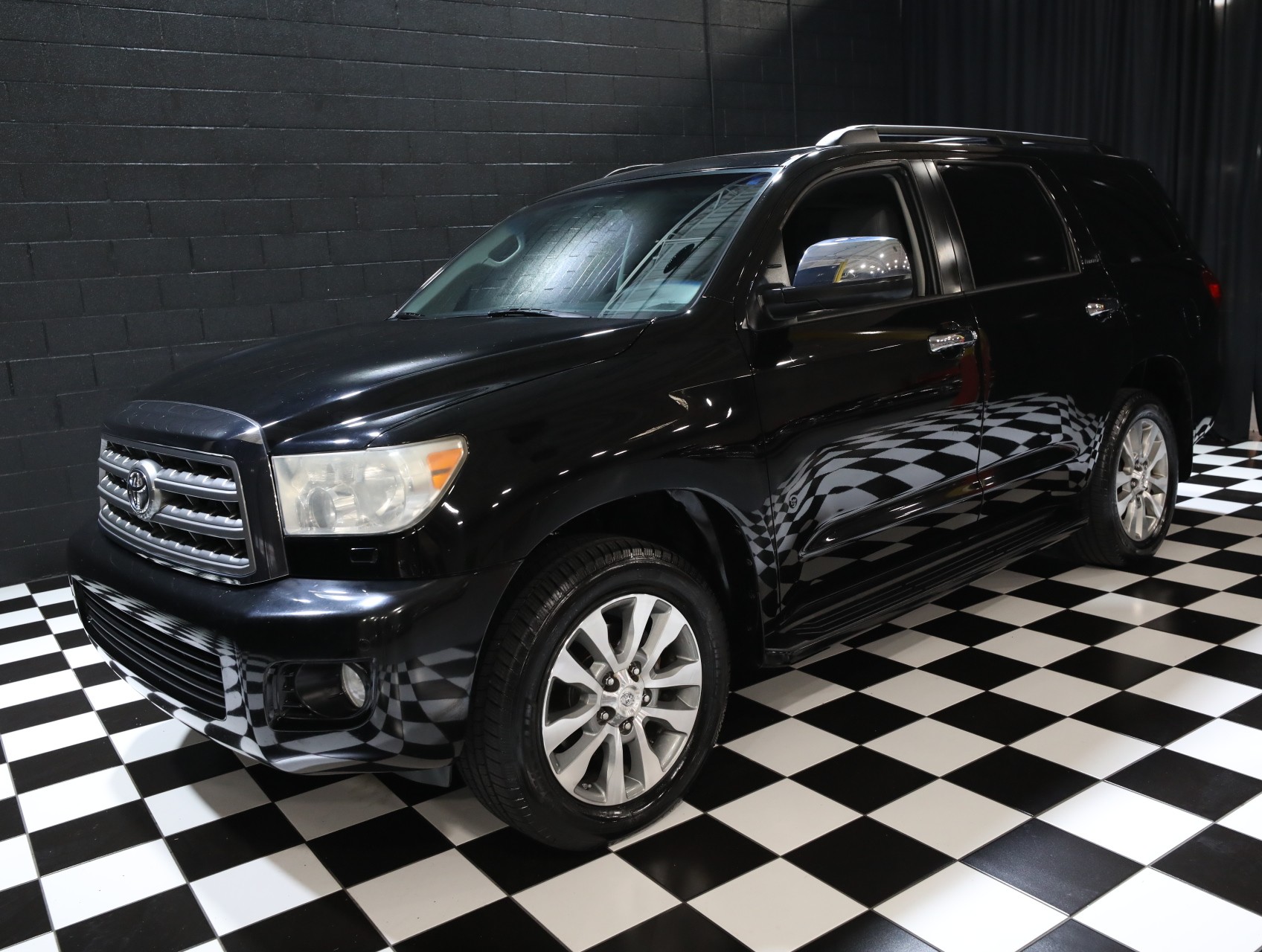 2016 Toyota Sequoia 9