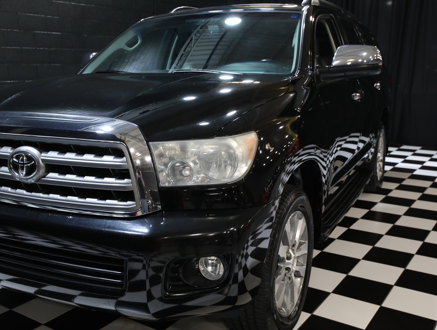 2016 Toyota Sequoia 10