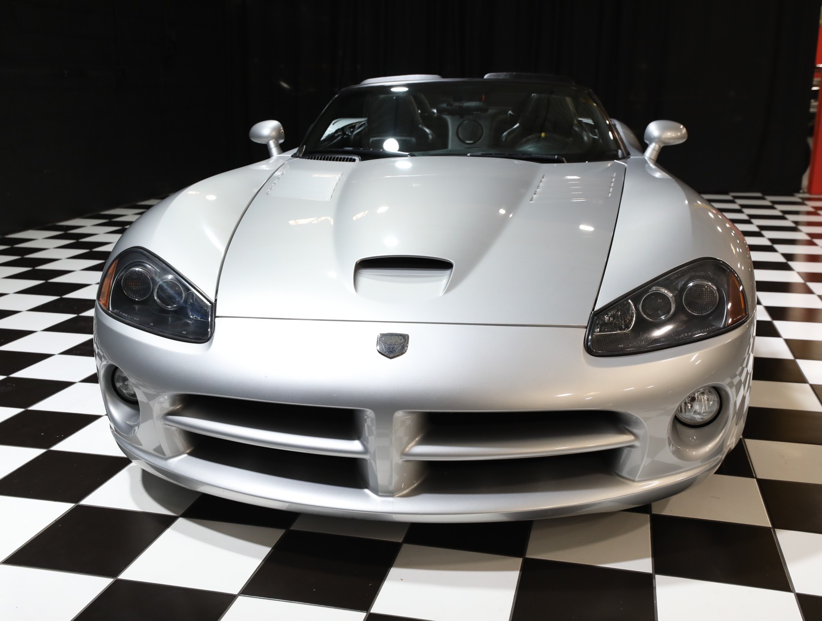 2004 Dodge Viper 18
