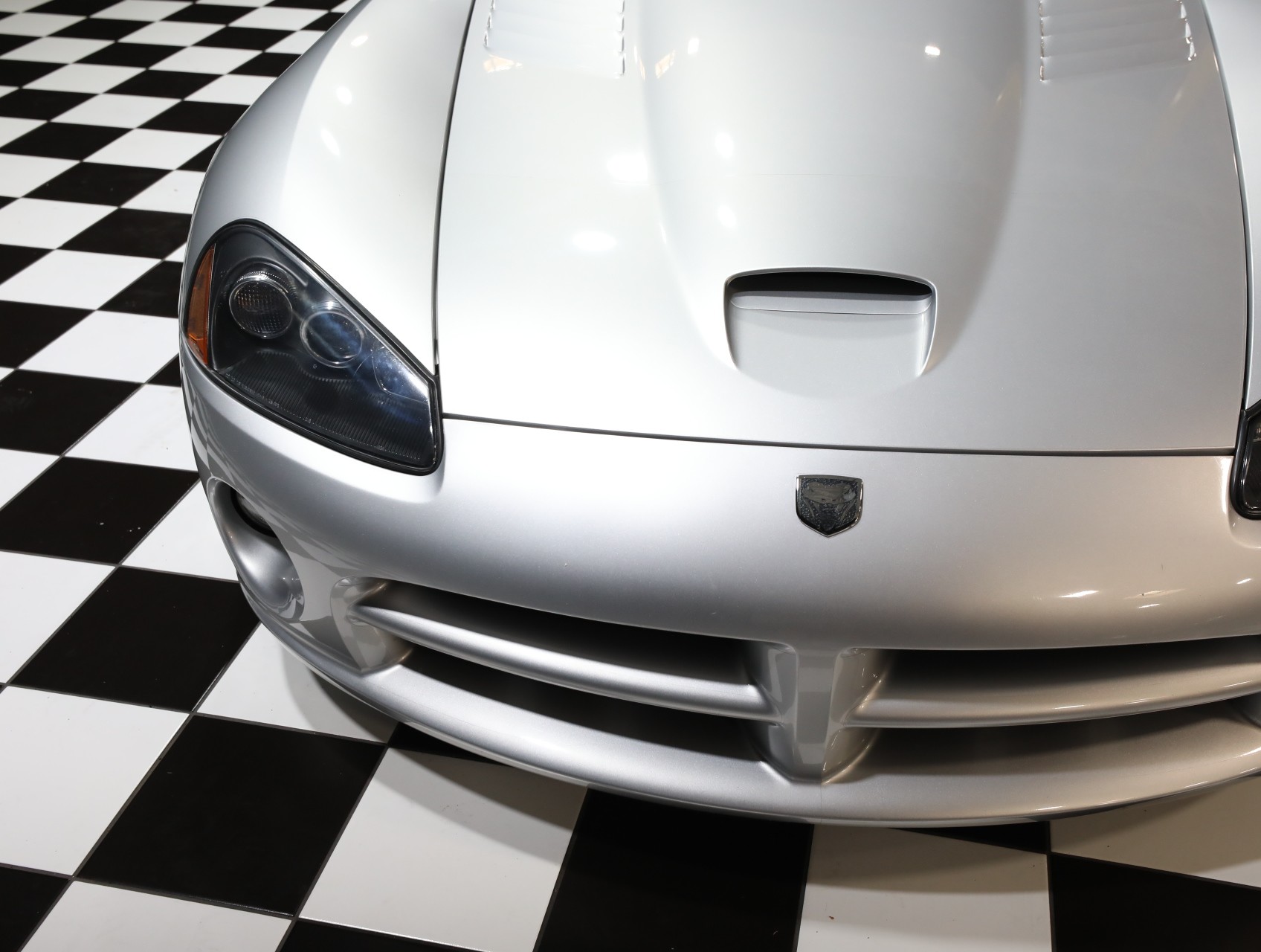 2004 Dodge Viper 19
