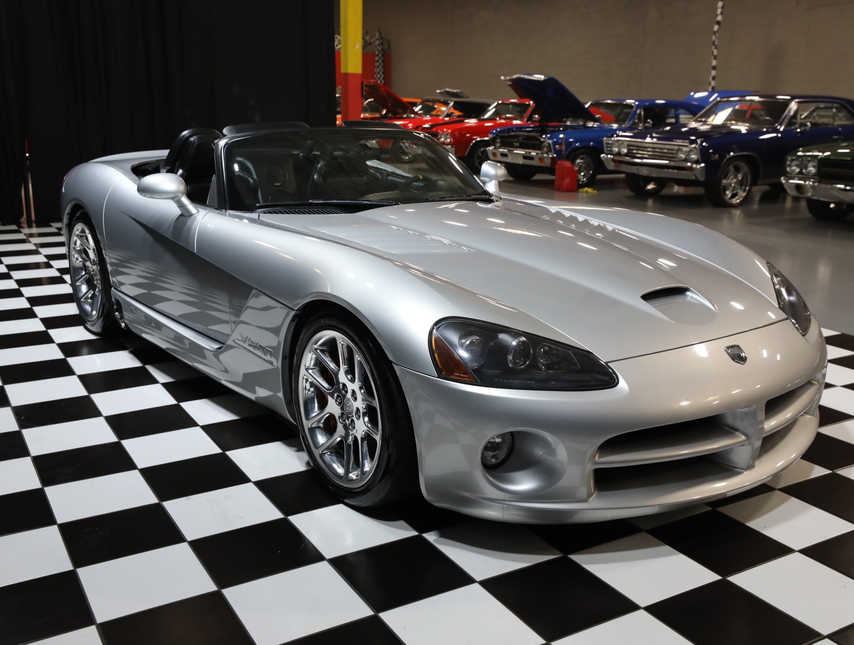 2004 Dodge Viper 20
