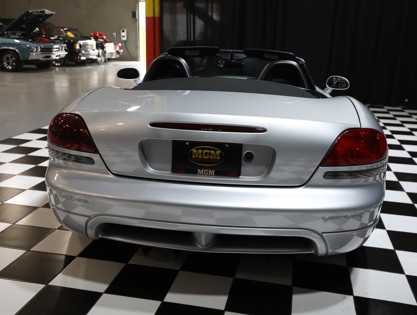 2004 Dodge Viper 30