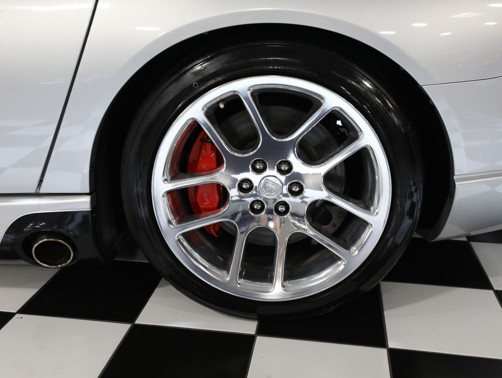 2004 Dodge Viper 39
