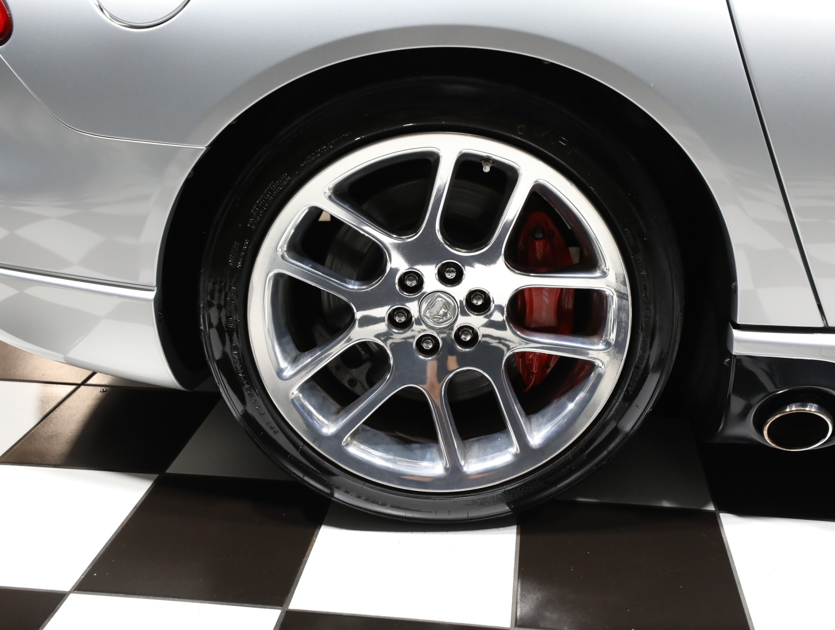2004 Dodge Viper 42