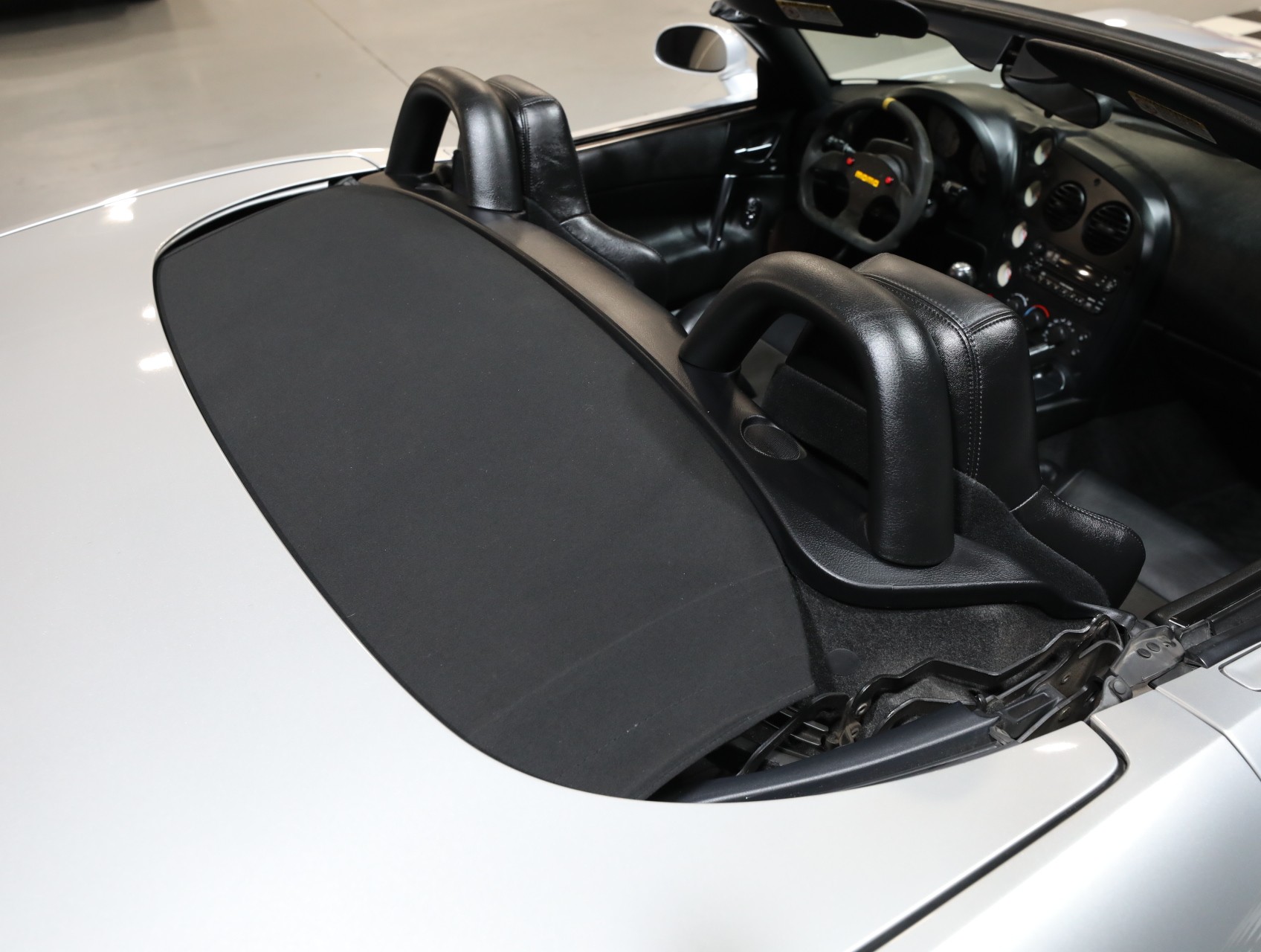 2004 Dodge Viper 43