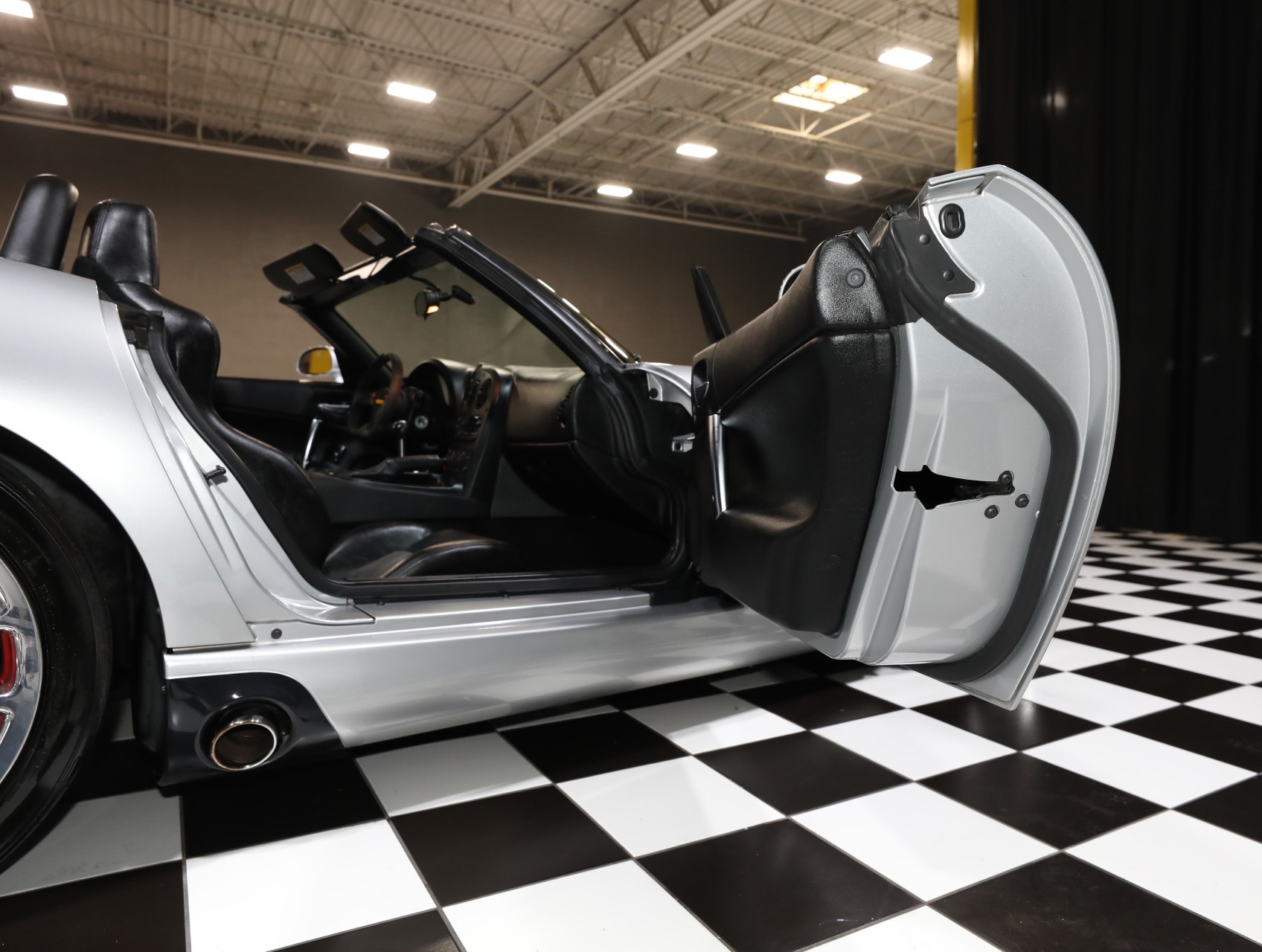2004 Dodge Viper 46