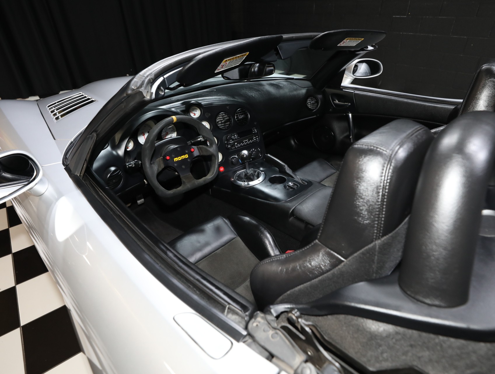 2004 Dodge Viper 54