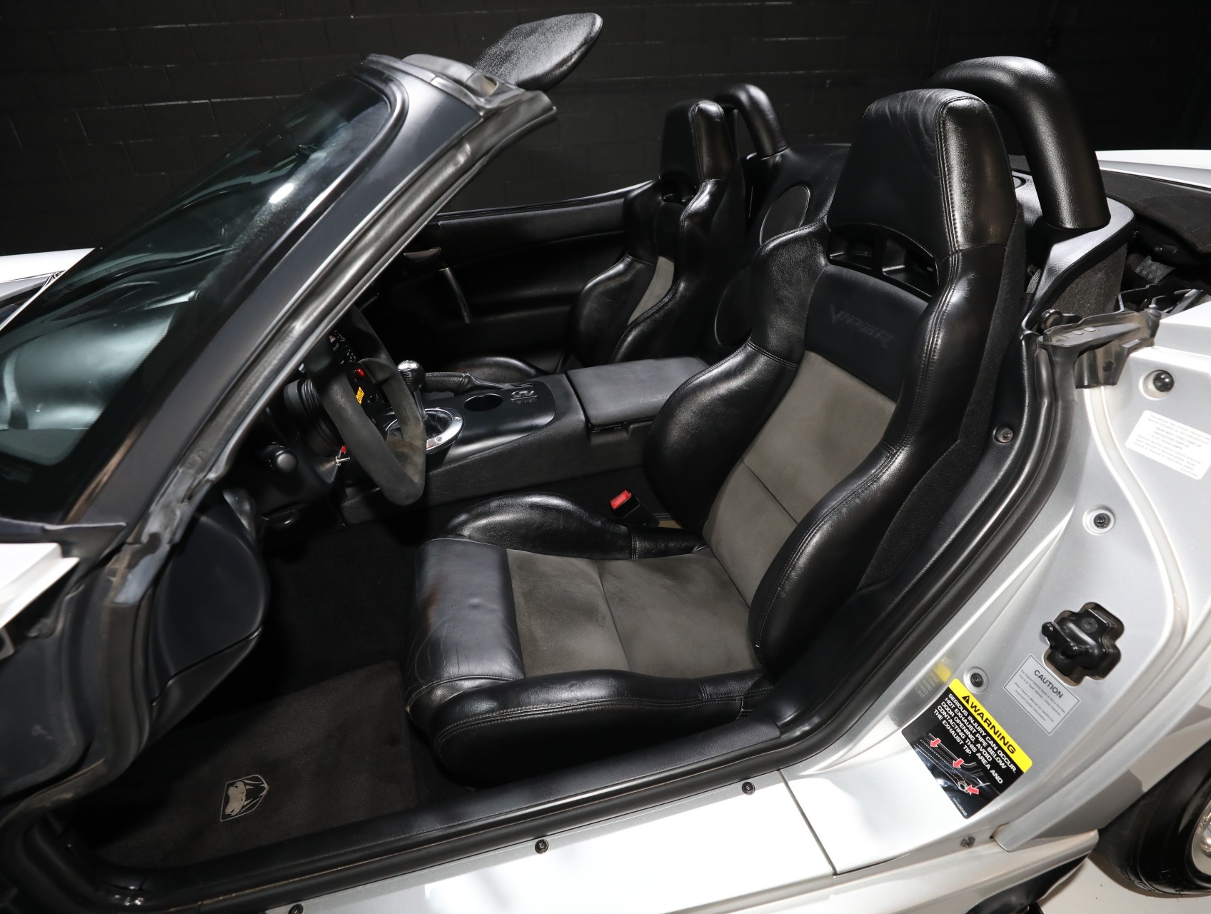 2004 Dodge Viper 59