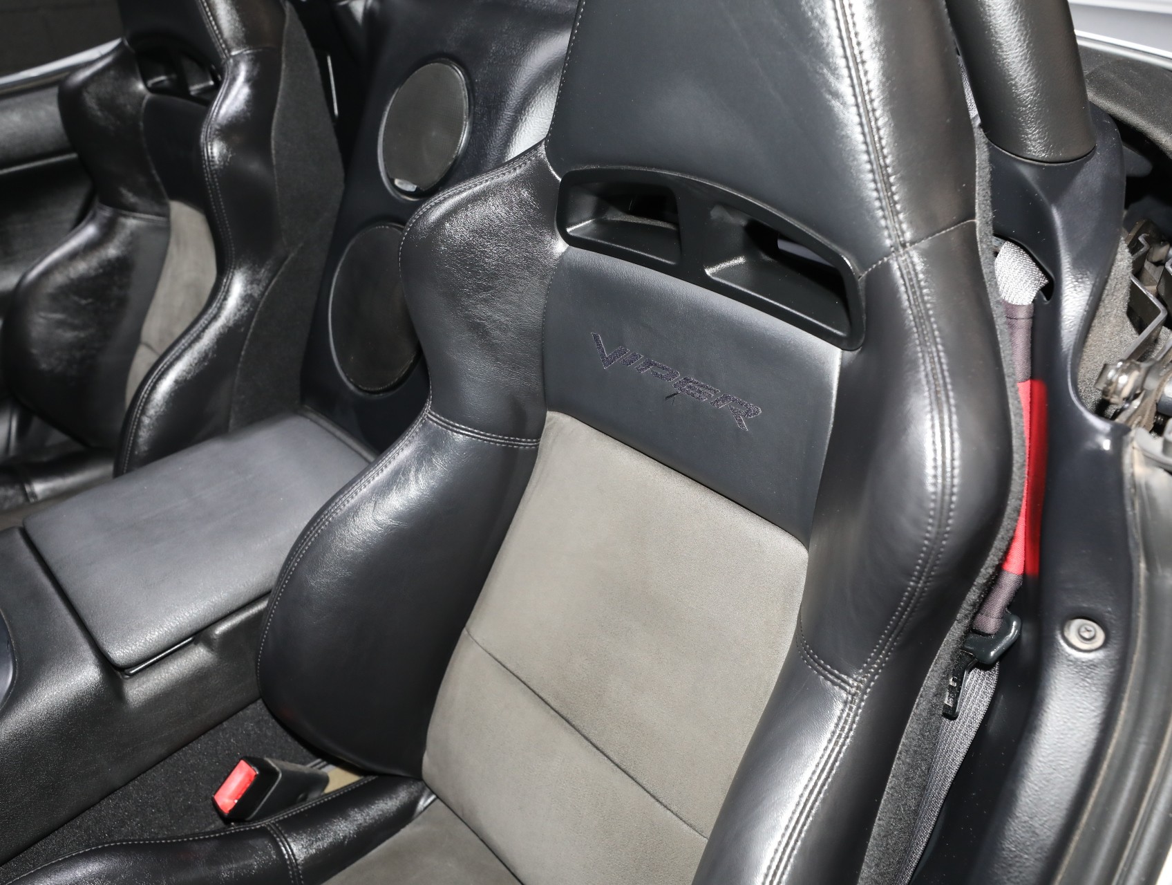 2004 Dodge Viper 60
