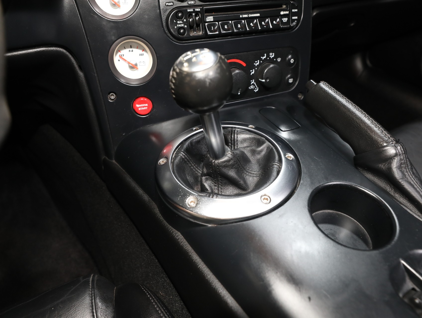 2004 Dodge Viper 68