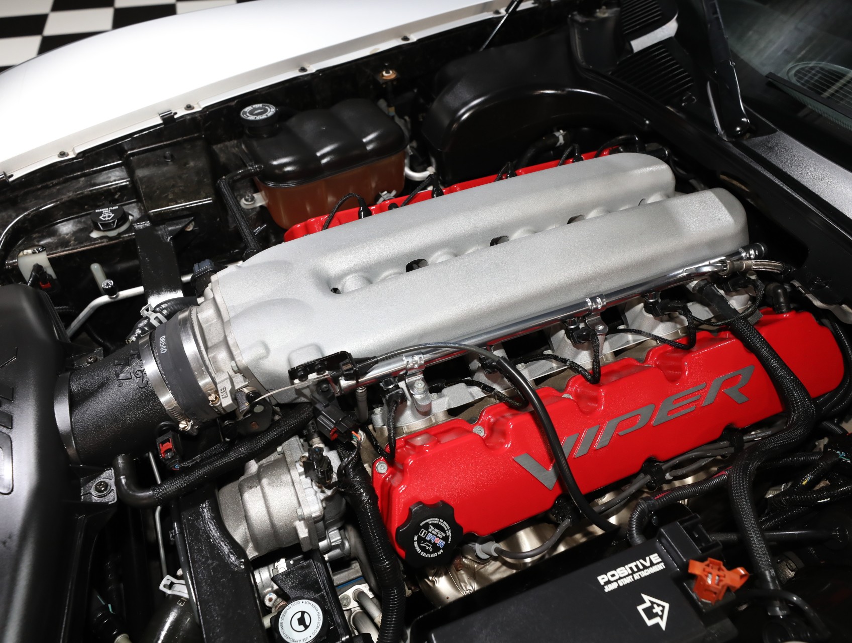 2004 Dodge Viper 83