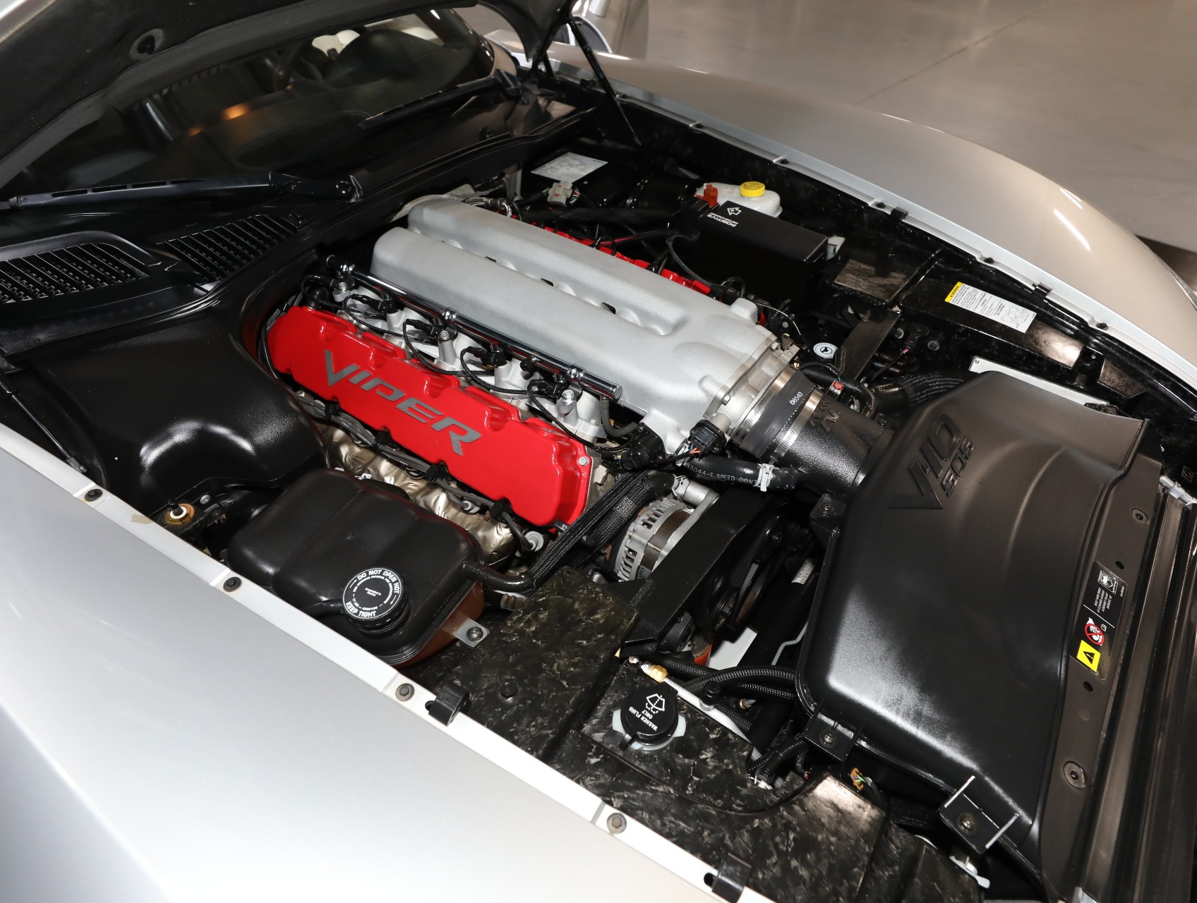 2004 Dodge Viper 87