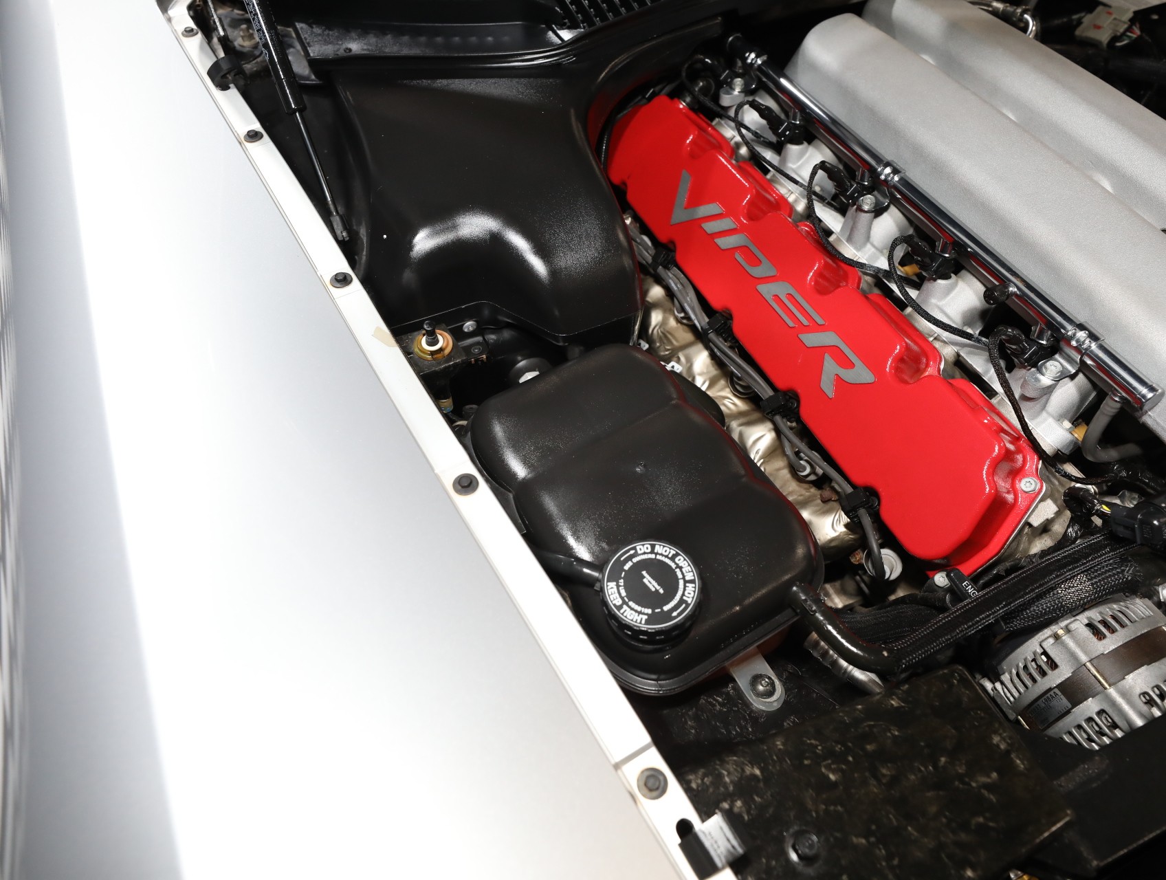 2004 Dodge Viper 89