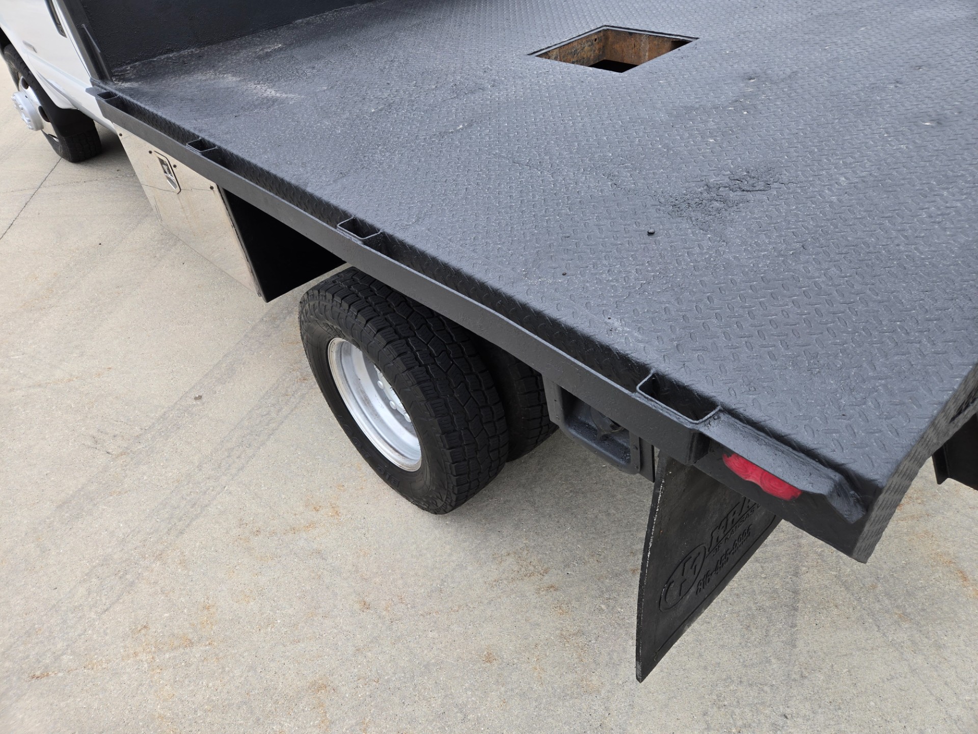 2006 Ford F350 37