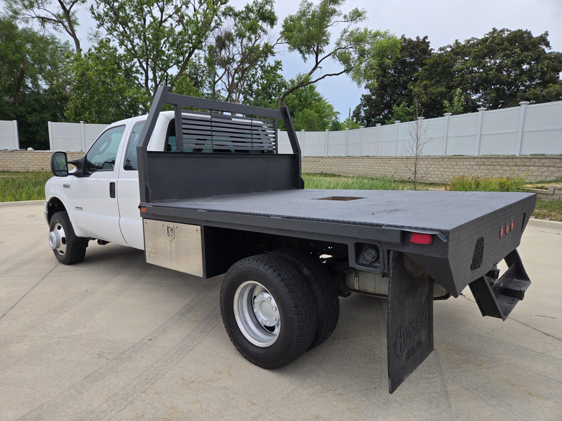 2006 Ford F350 38