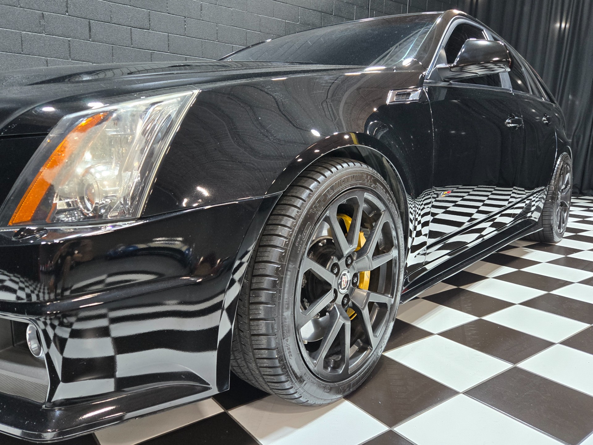 2013 Cadillac CTS-V 40