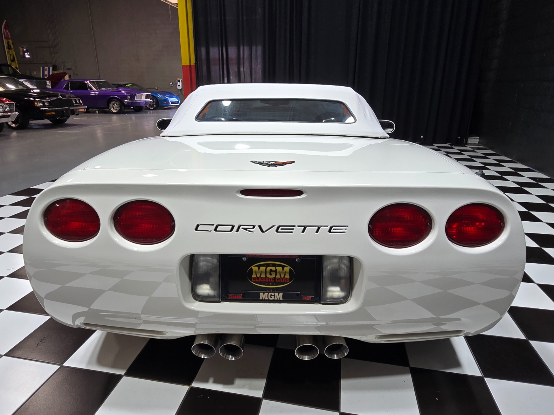 2001 Chevrolet Corvette 24