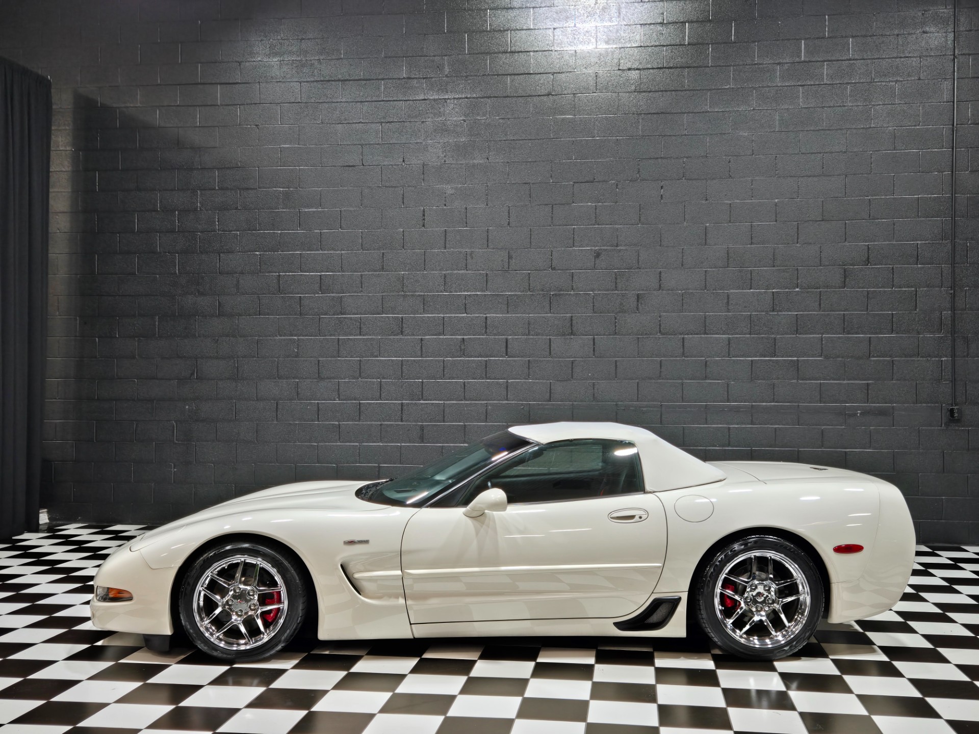 2001 Chevrolet Corvette 4