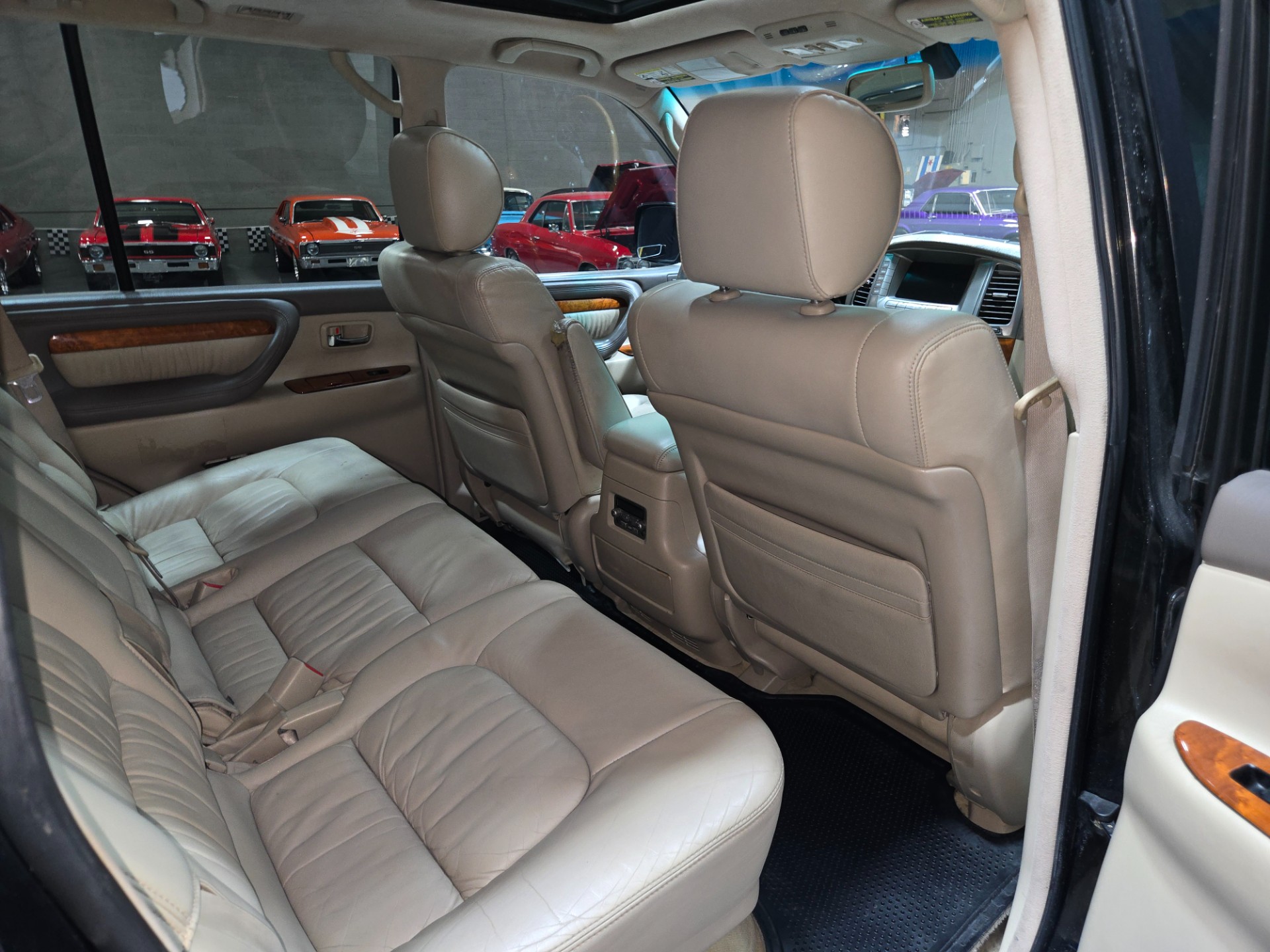 2004 Lexus LX 470 101