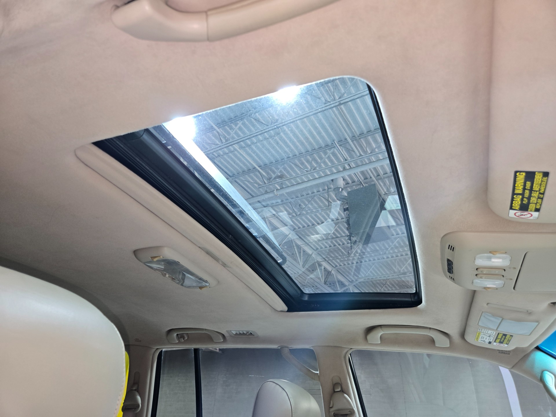 2004 Lexus LX 470 11