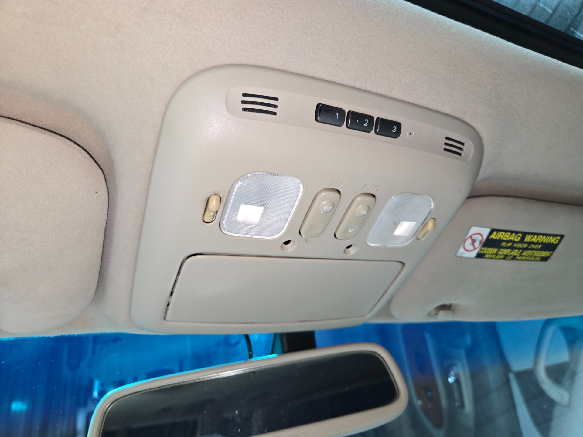 2004 Lexus LX 470 122