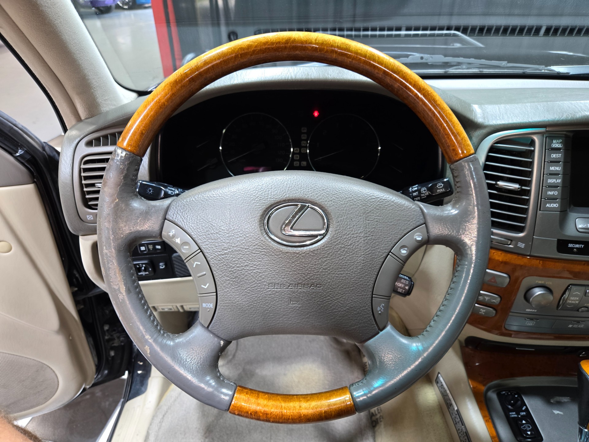 2004 Lexus LX 470 123