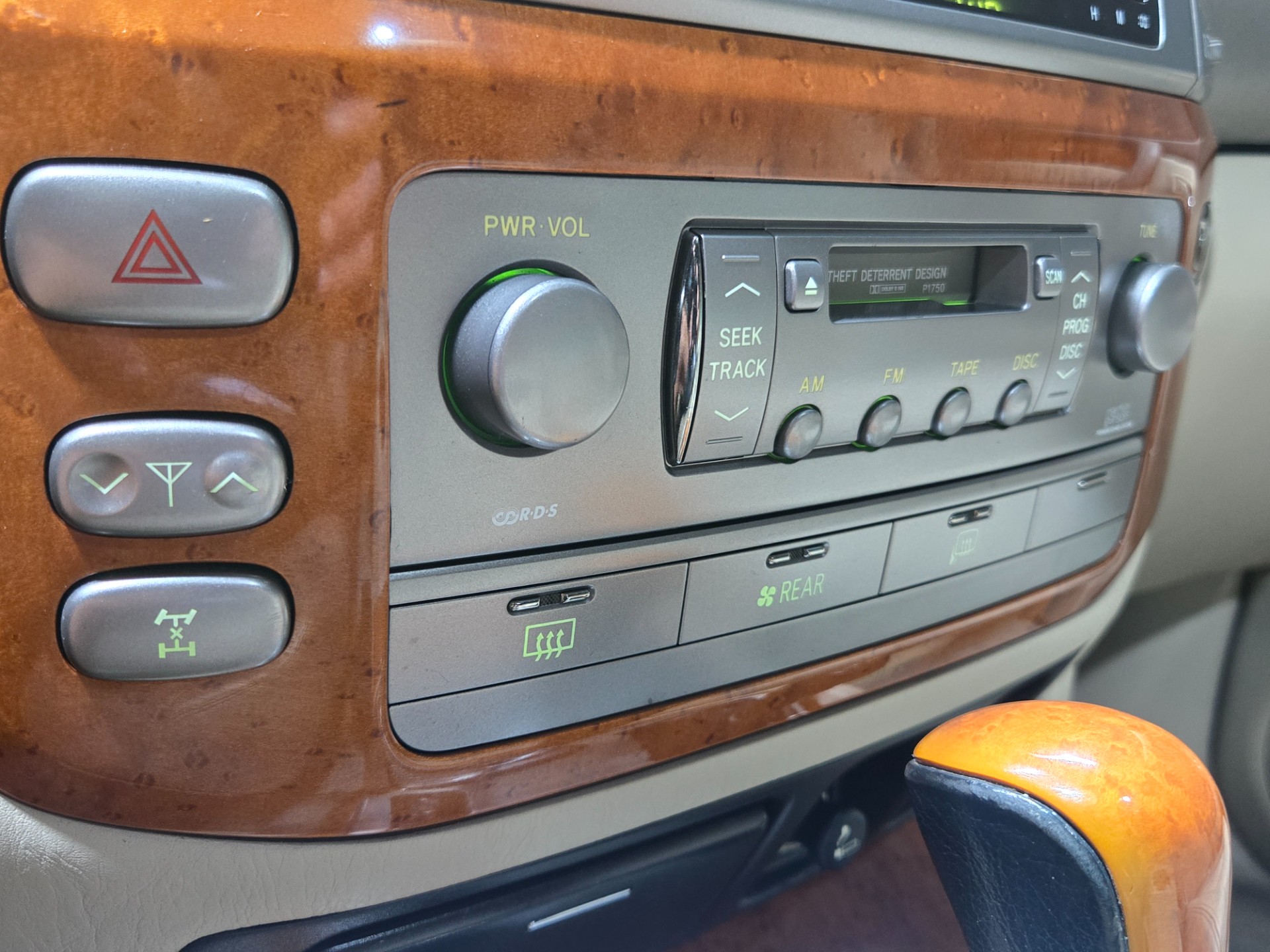 2004 Lexus LX 470 130
