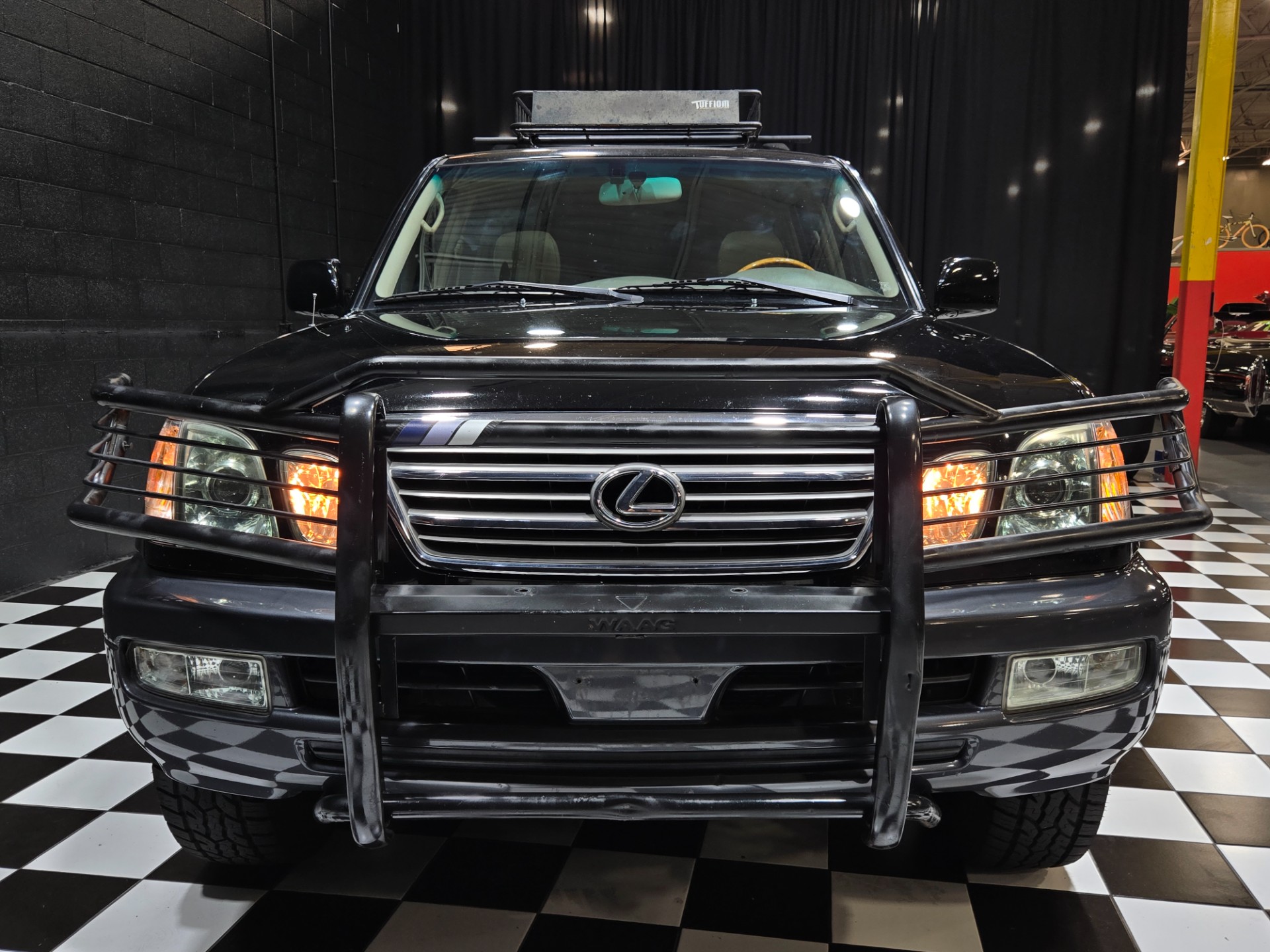2004 Lexus LX 470 140