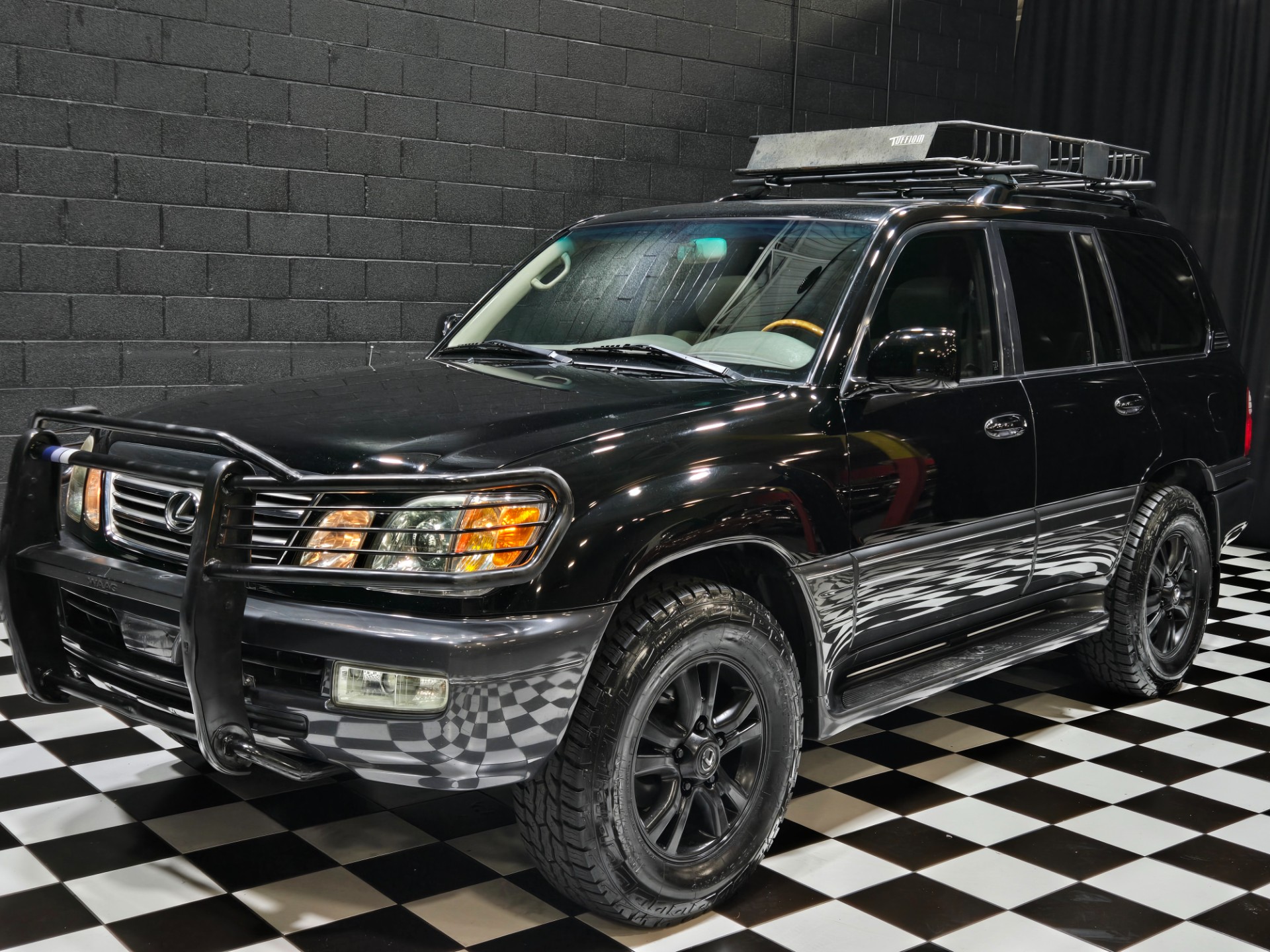 2004 Lexus LX 470 141