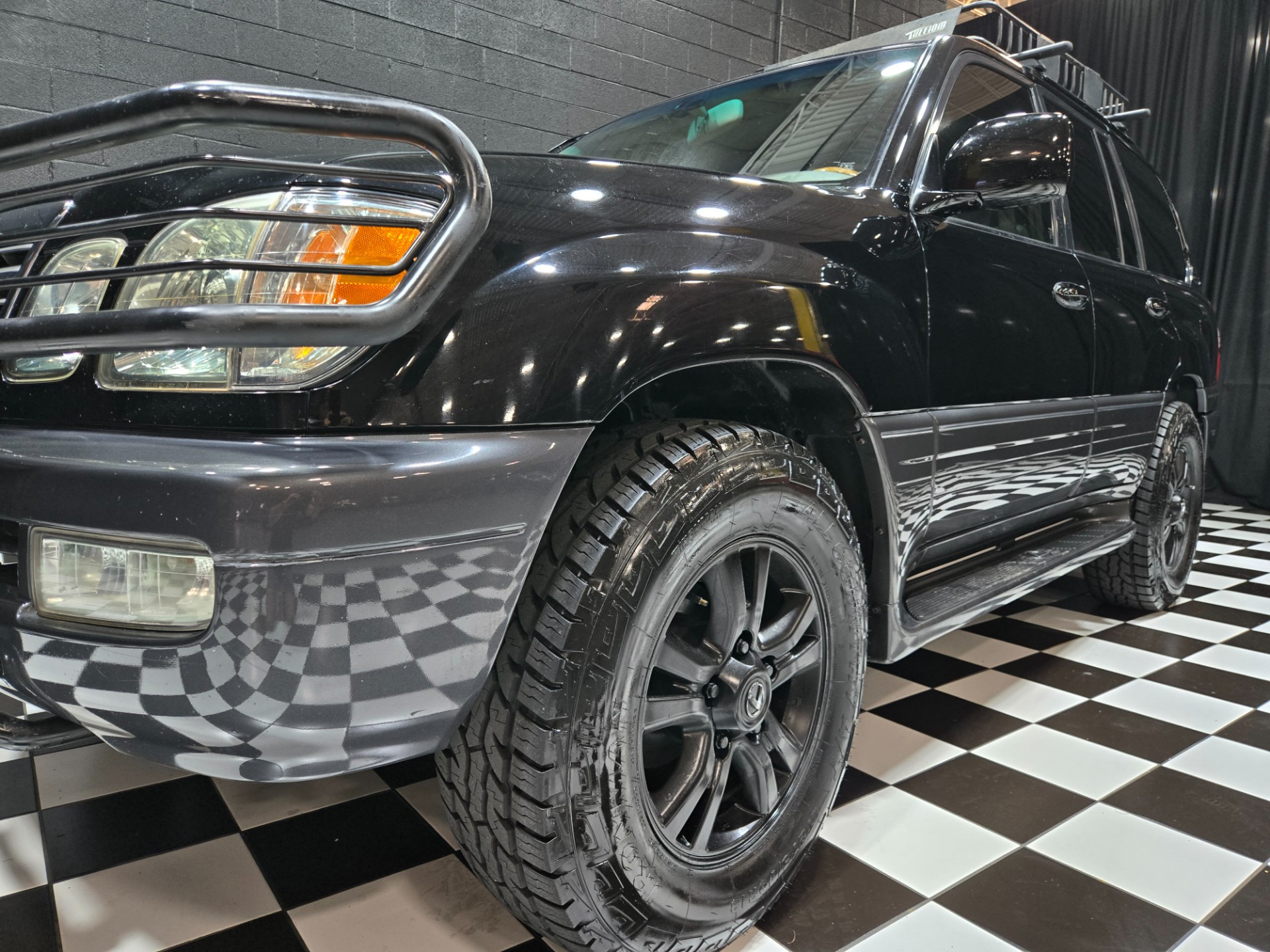 2004 Lexus LX 470 17