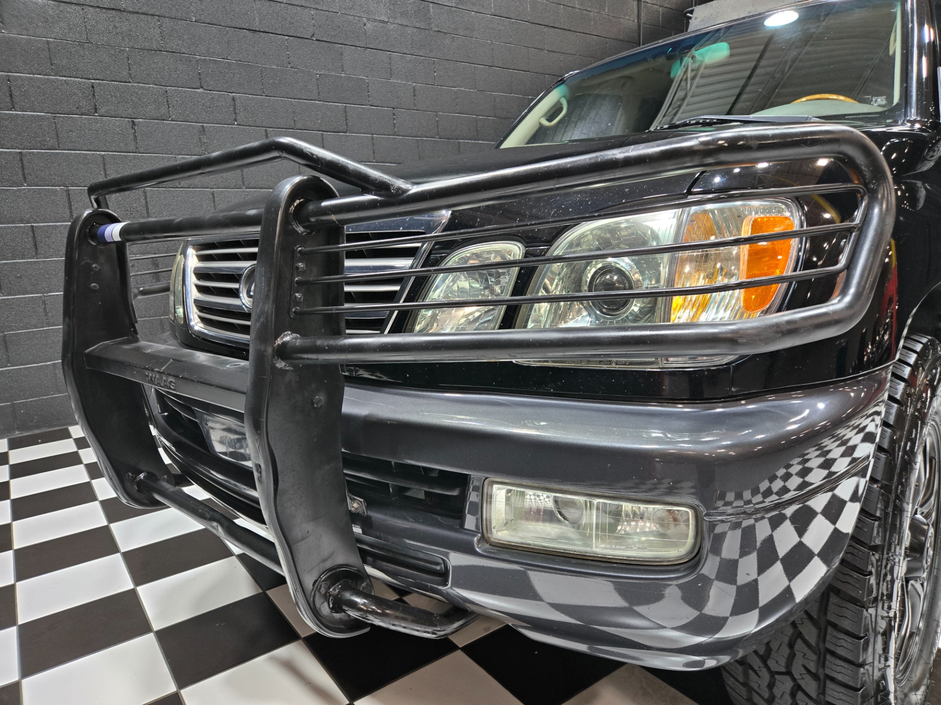 2004 Lexus LX 470 18