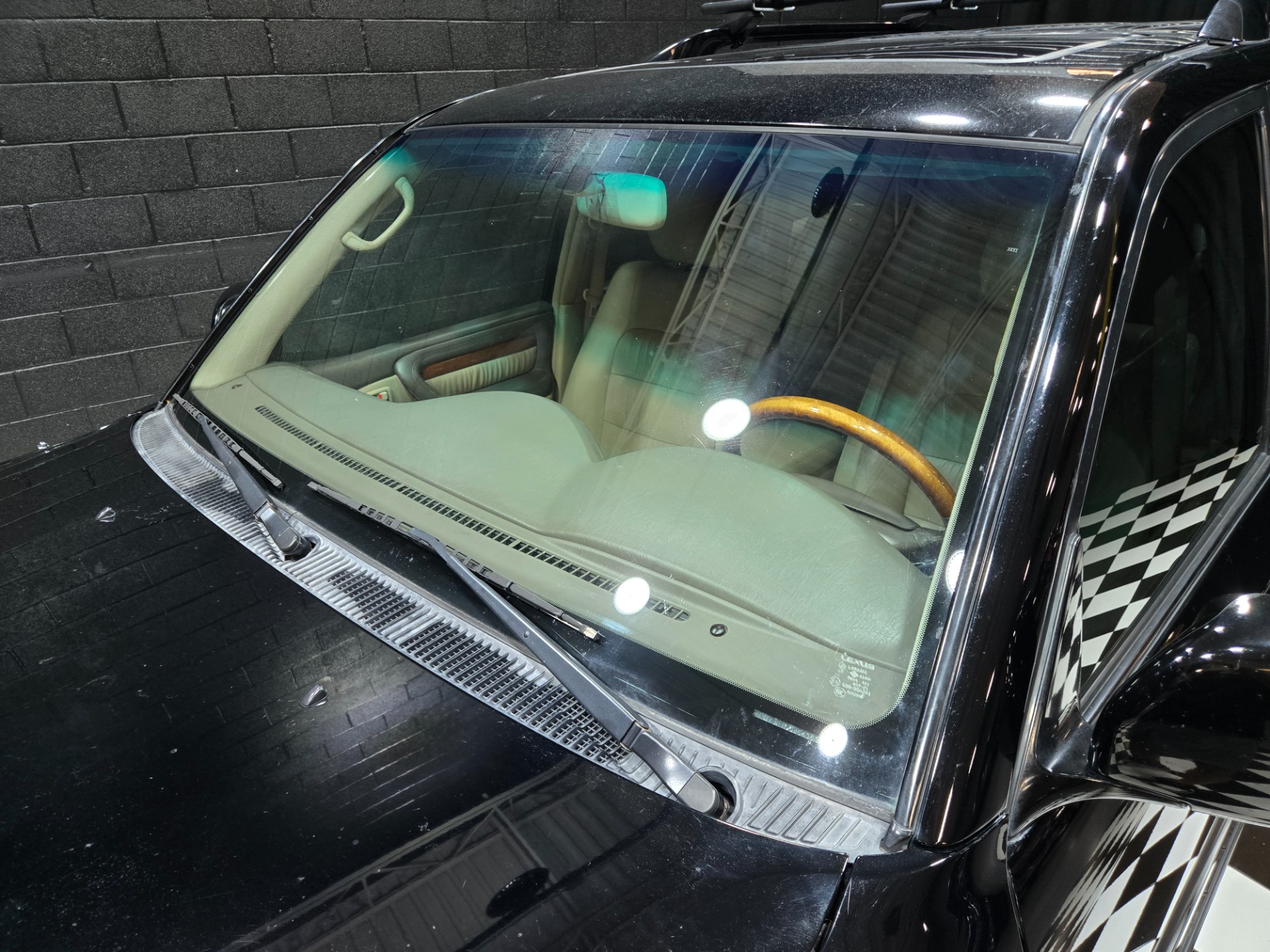 2004 Lexus LX 470 25