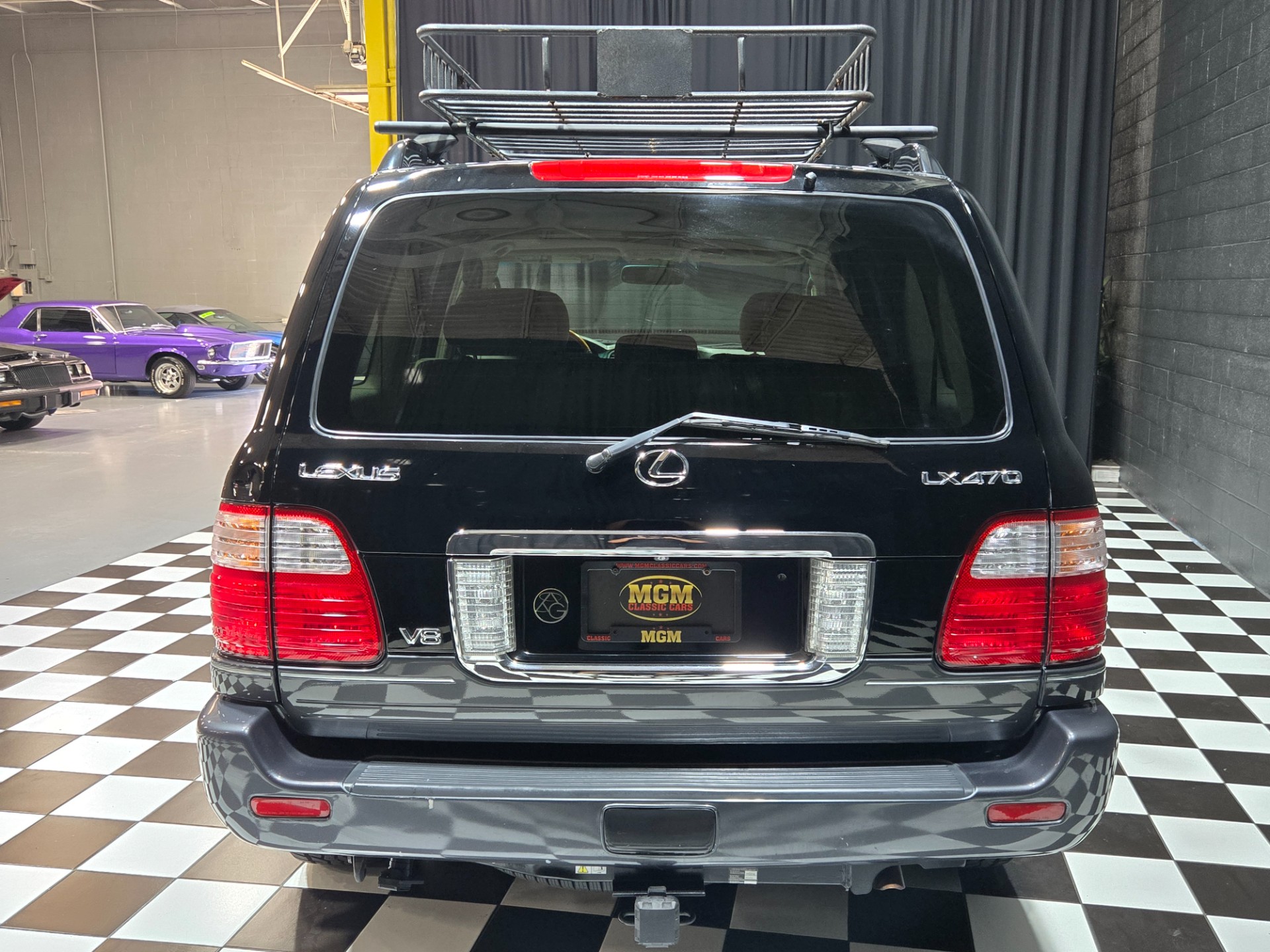 2004 Lexus LX 470 37
