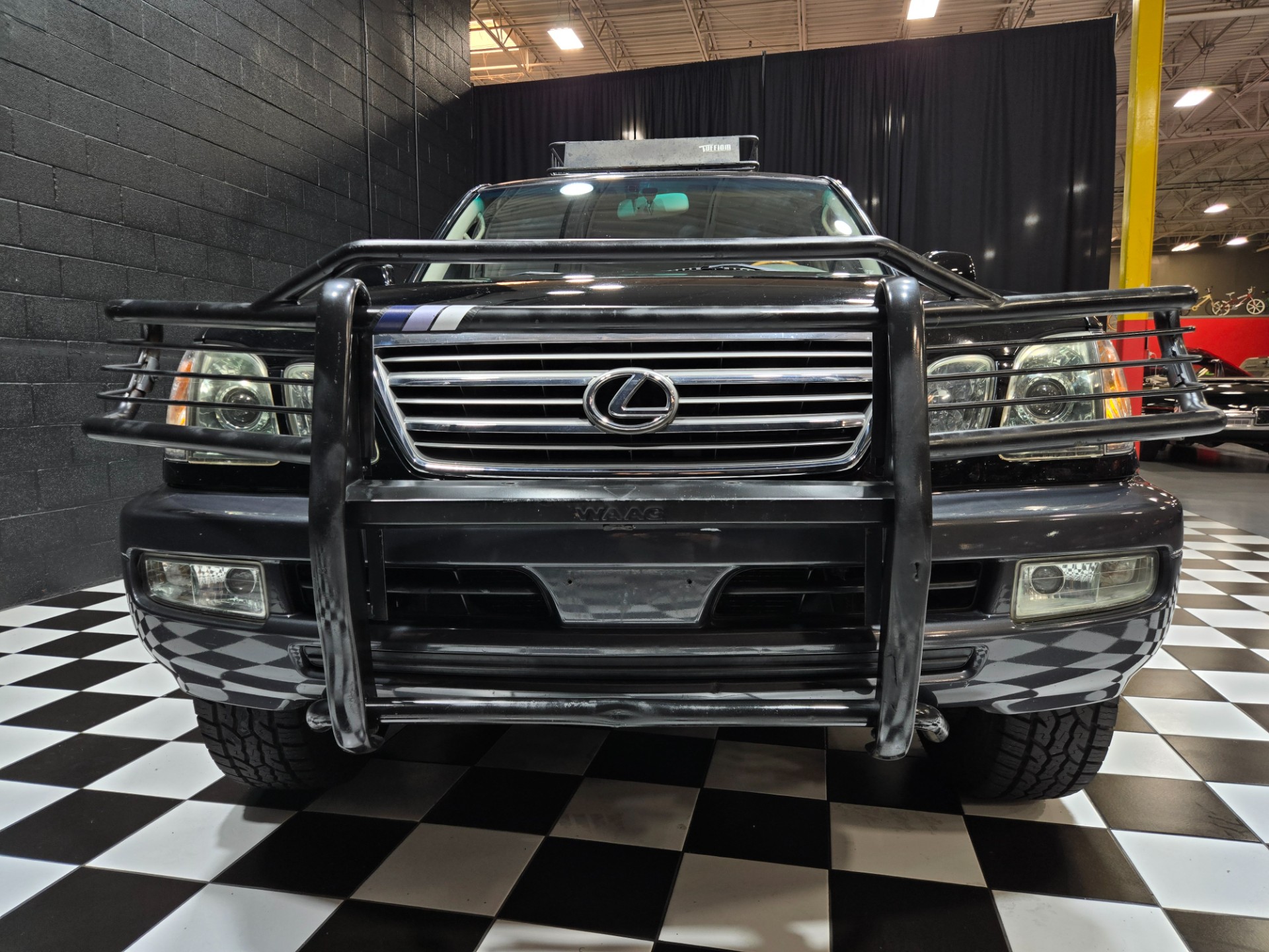 2004 Lexus LX 470 58