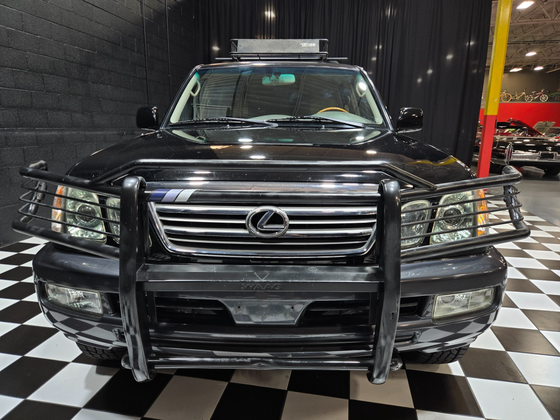 2004 Lexus LX 470 5