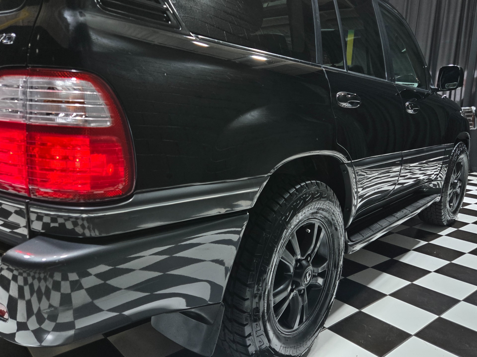 2004 Lexus LX 470 67