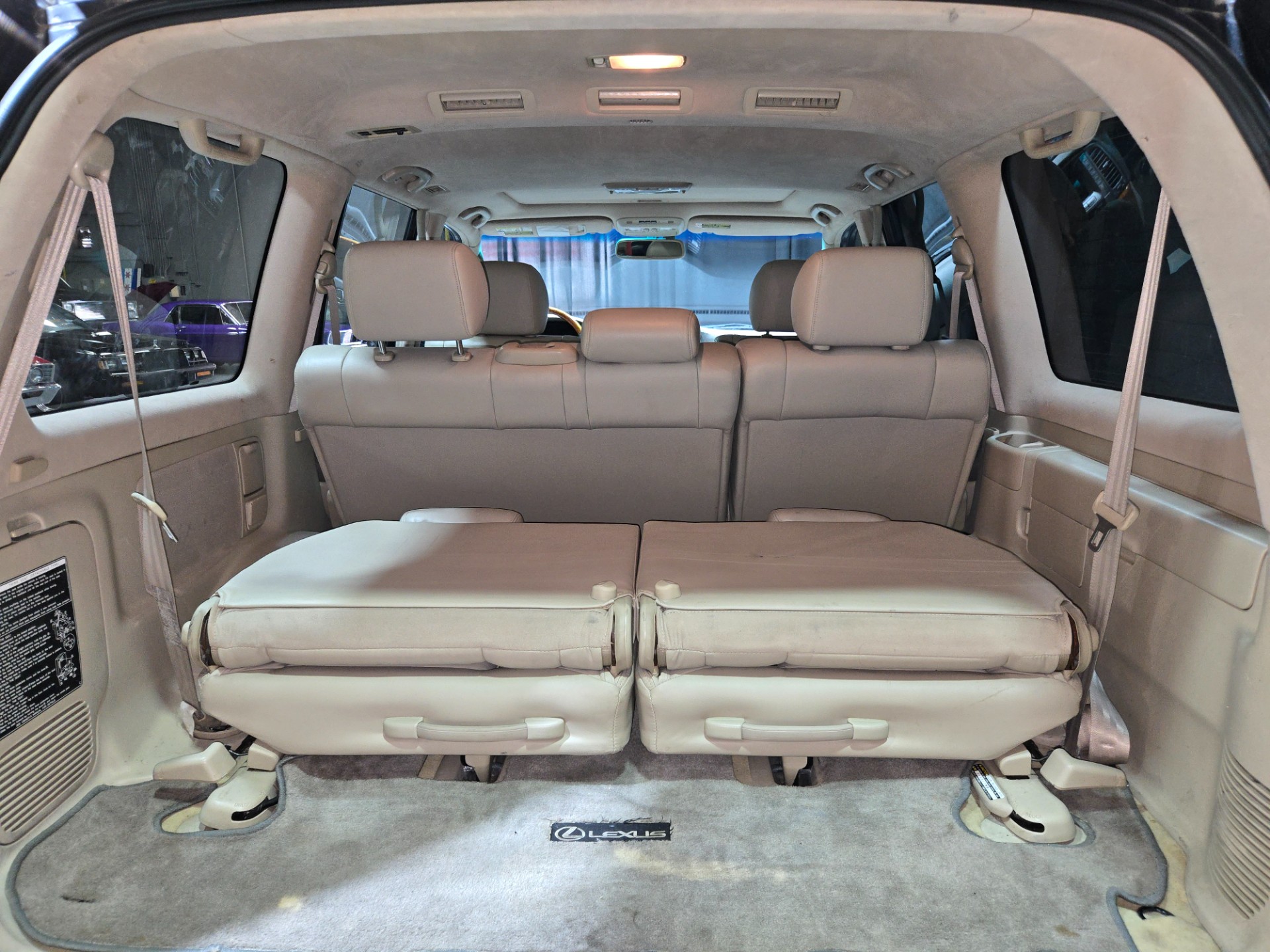 2004 Lexus LX 470 73