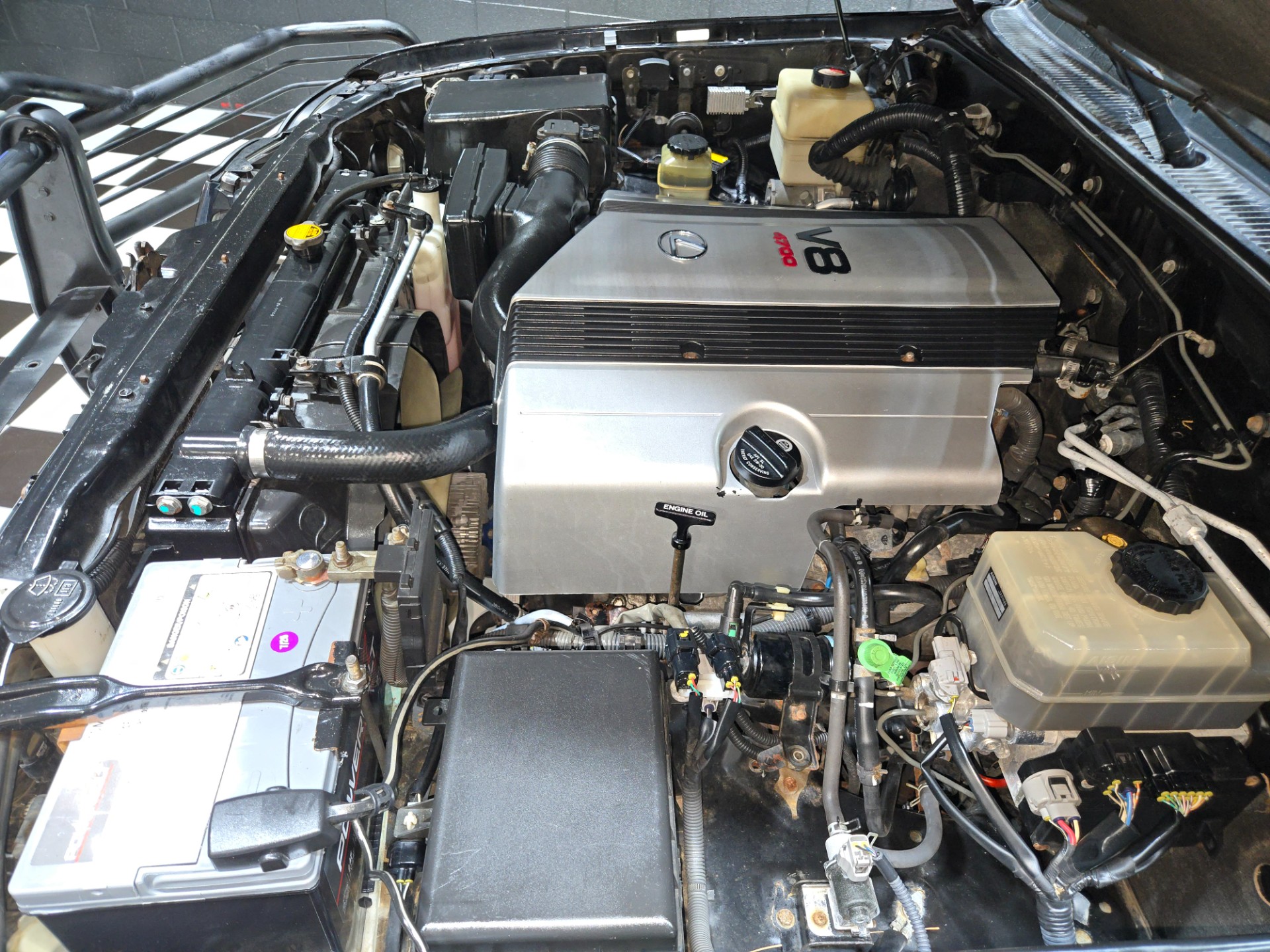 2004 Lexus LX 470 79