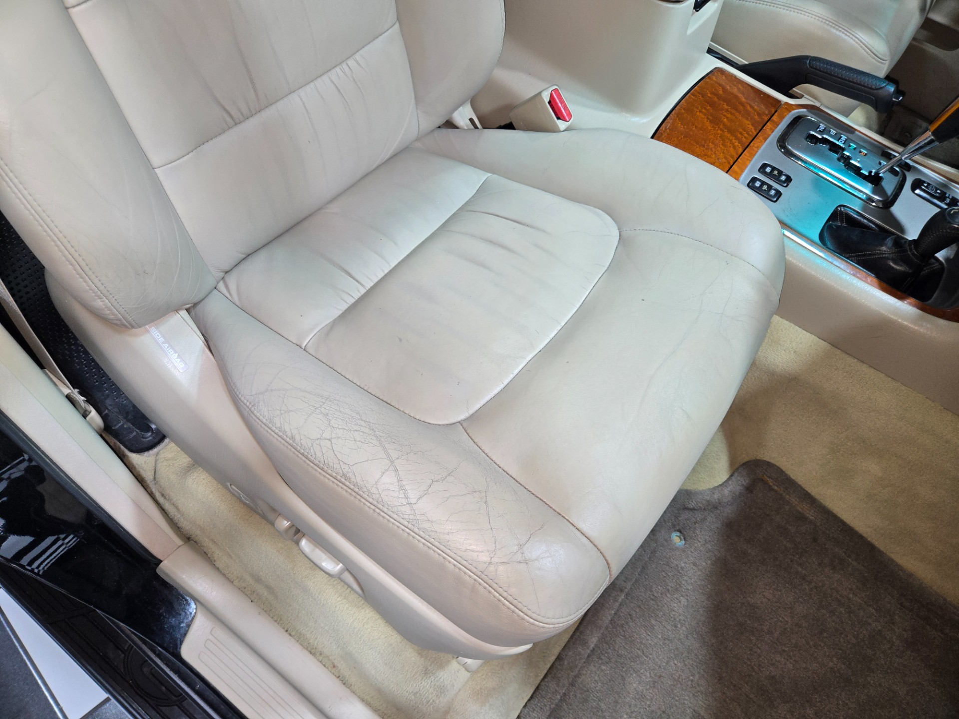 2004 Lexus LX 470 86