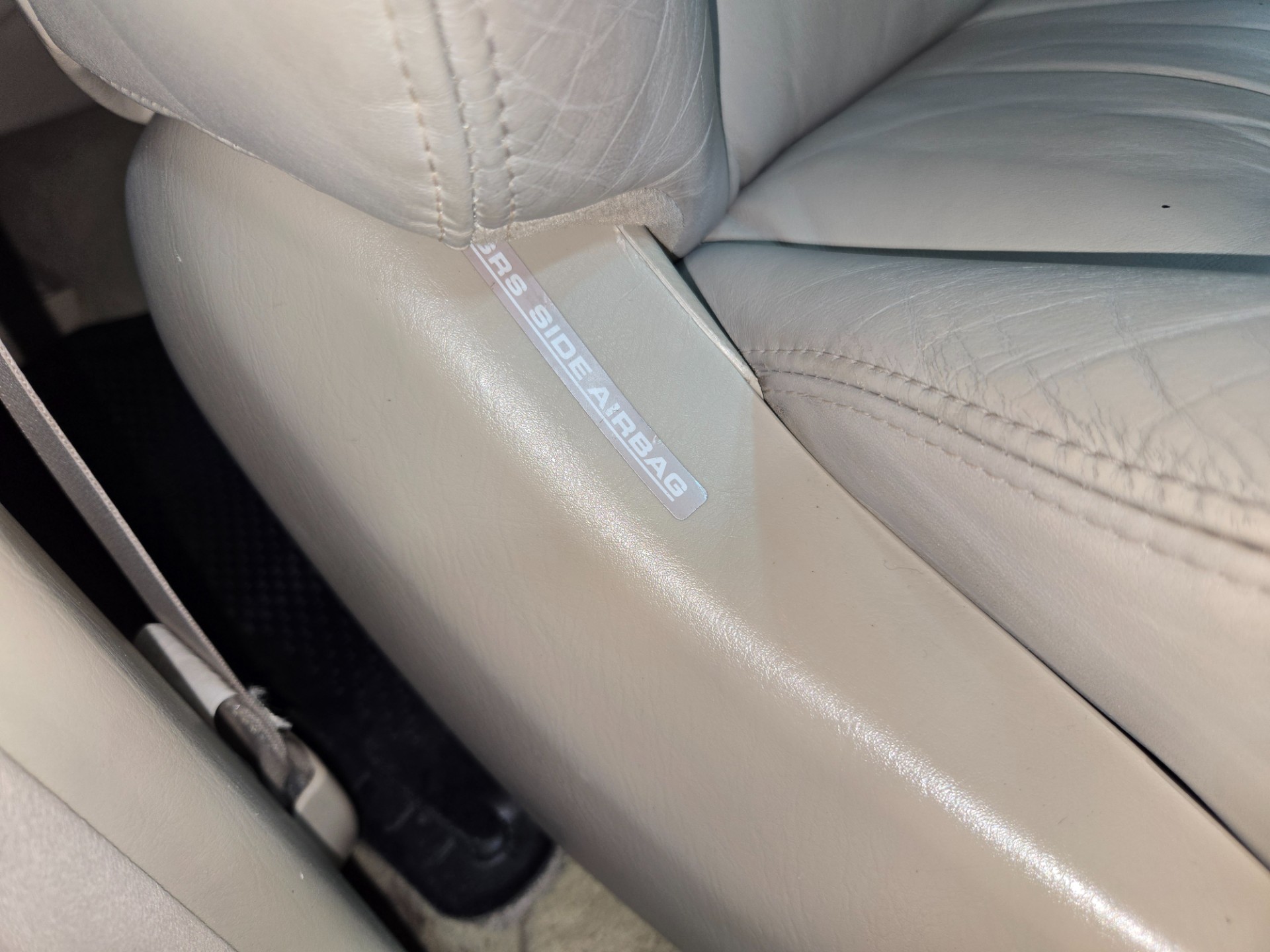 2004 Lexus LX 470 91