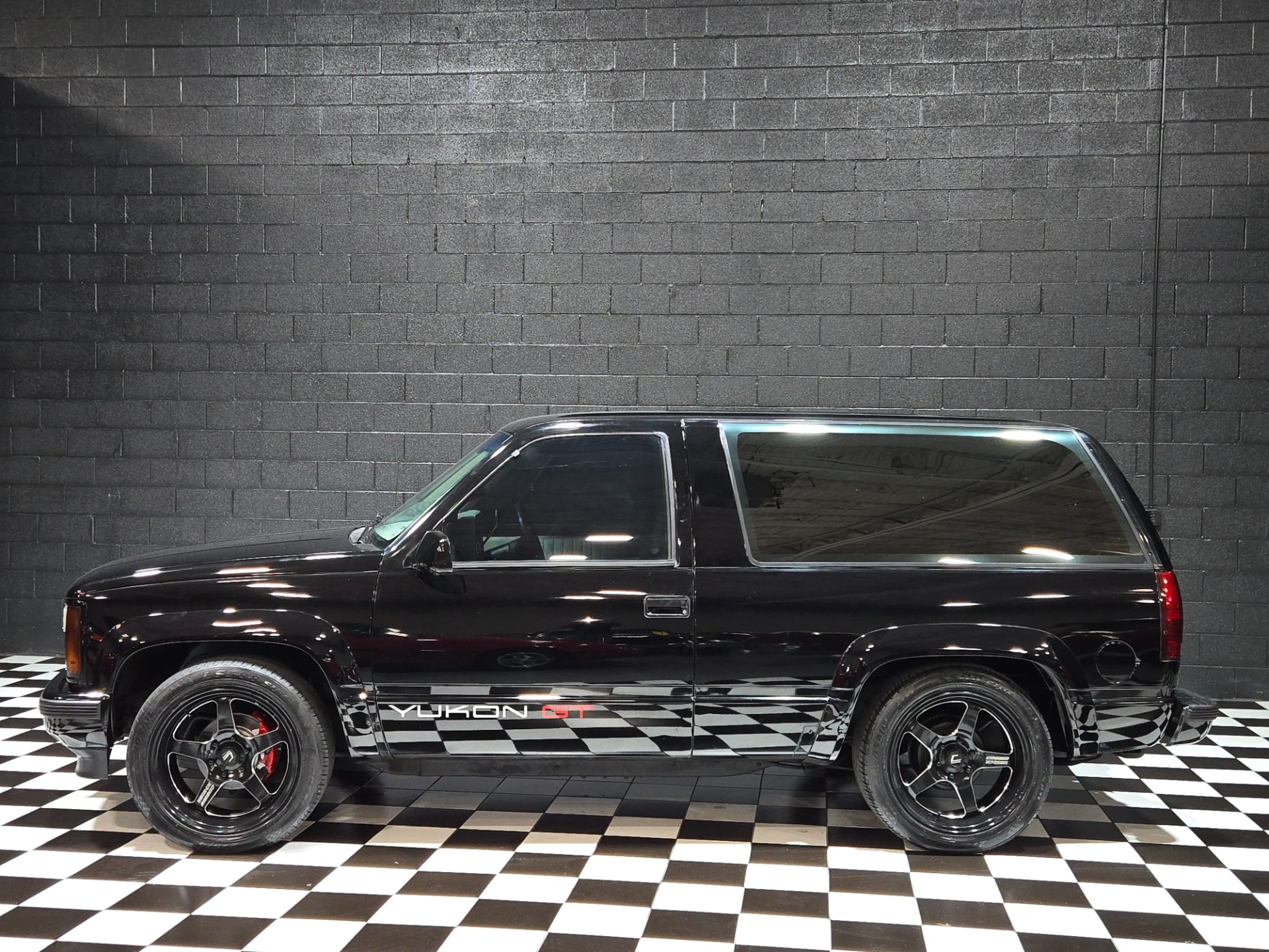 1993 GMC Yukon 2