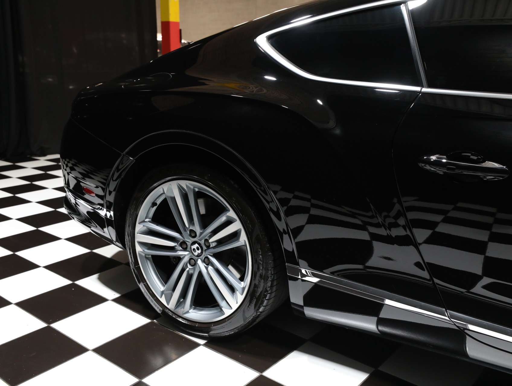 2024 Bentley Continental 18