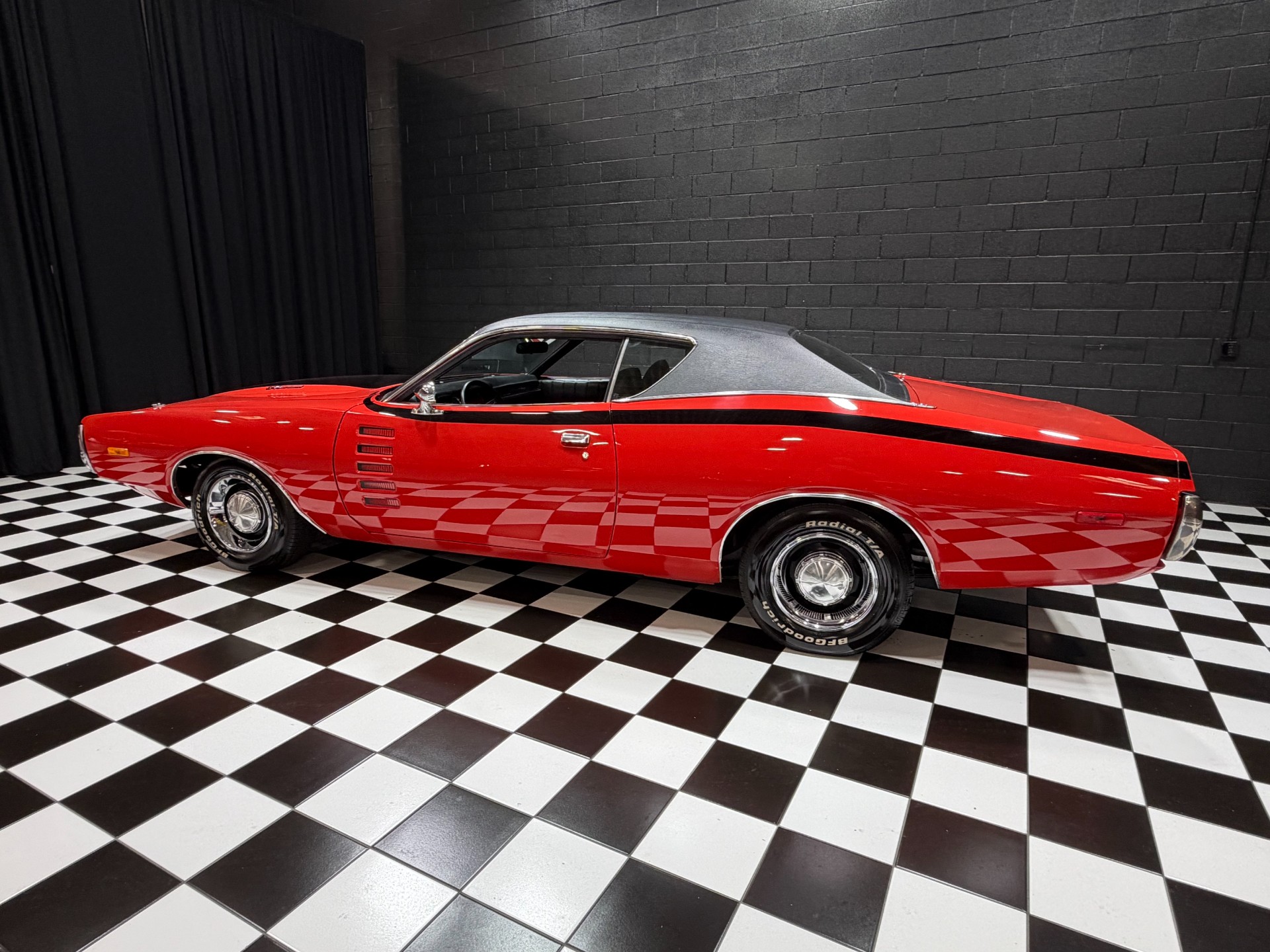 1972 Dodge Charger 31