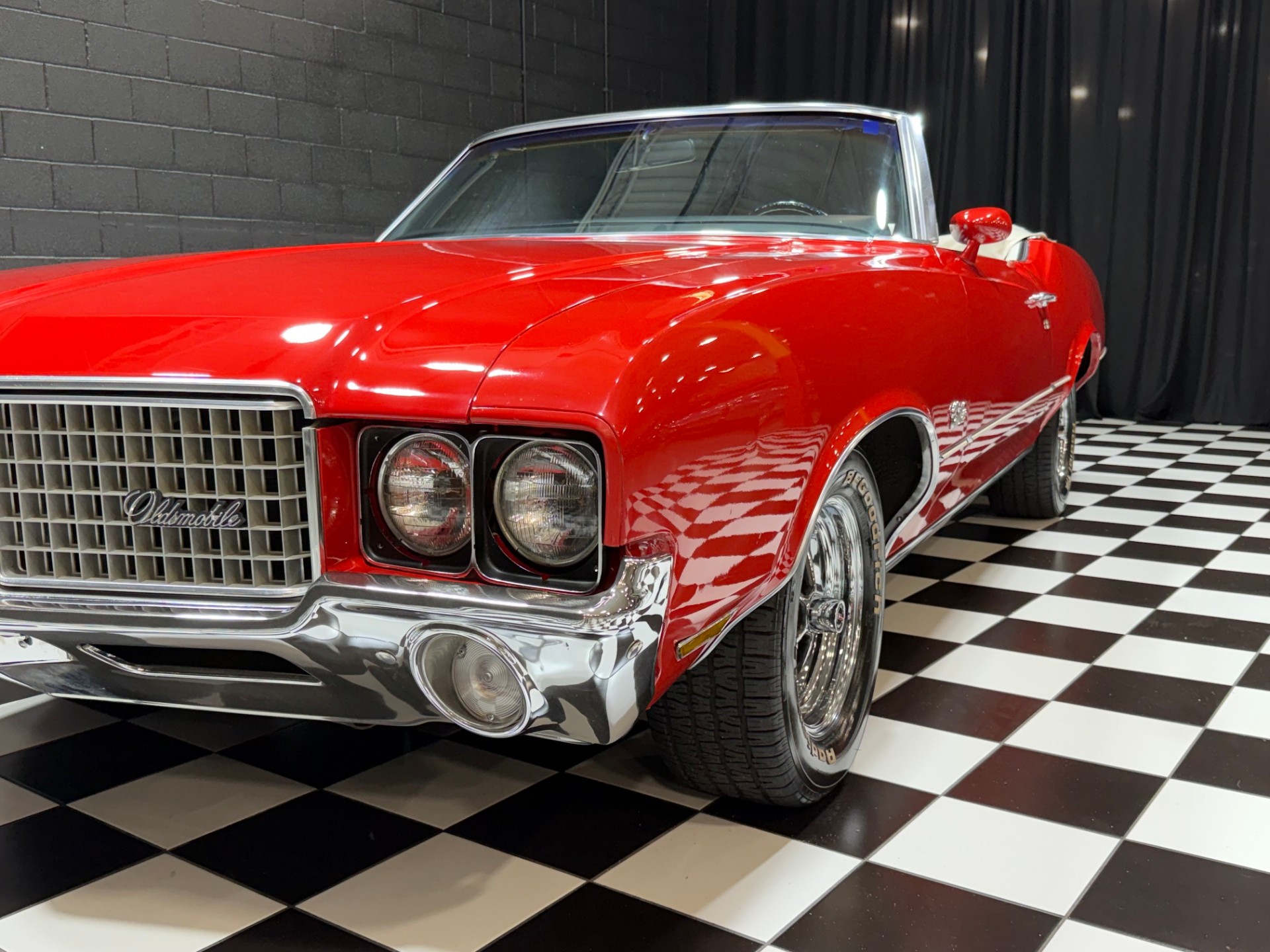 1972 Oldsmobile Cutlass Supreme 16