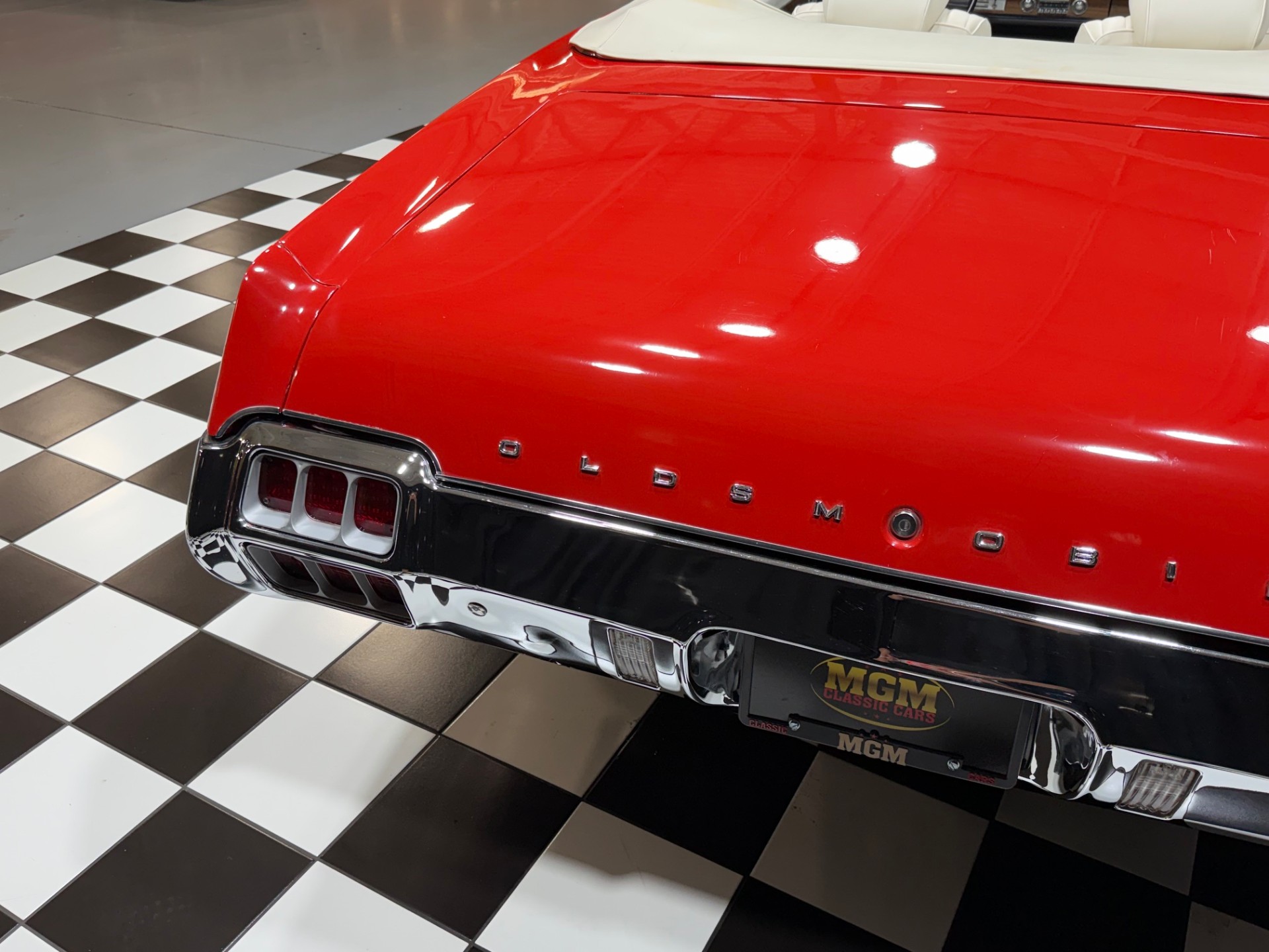 1972 Oldsmobile Cutlass Supreme 32